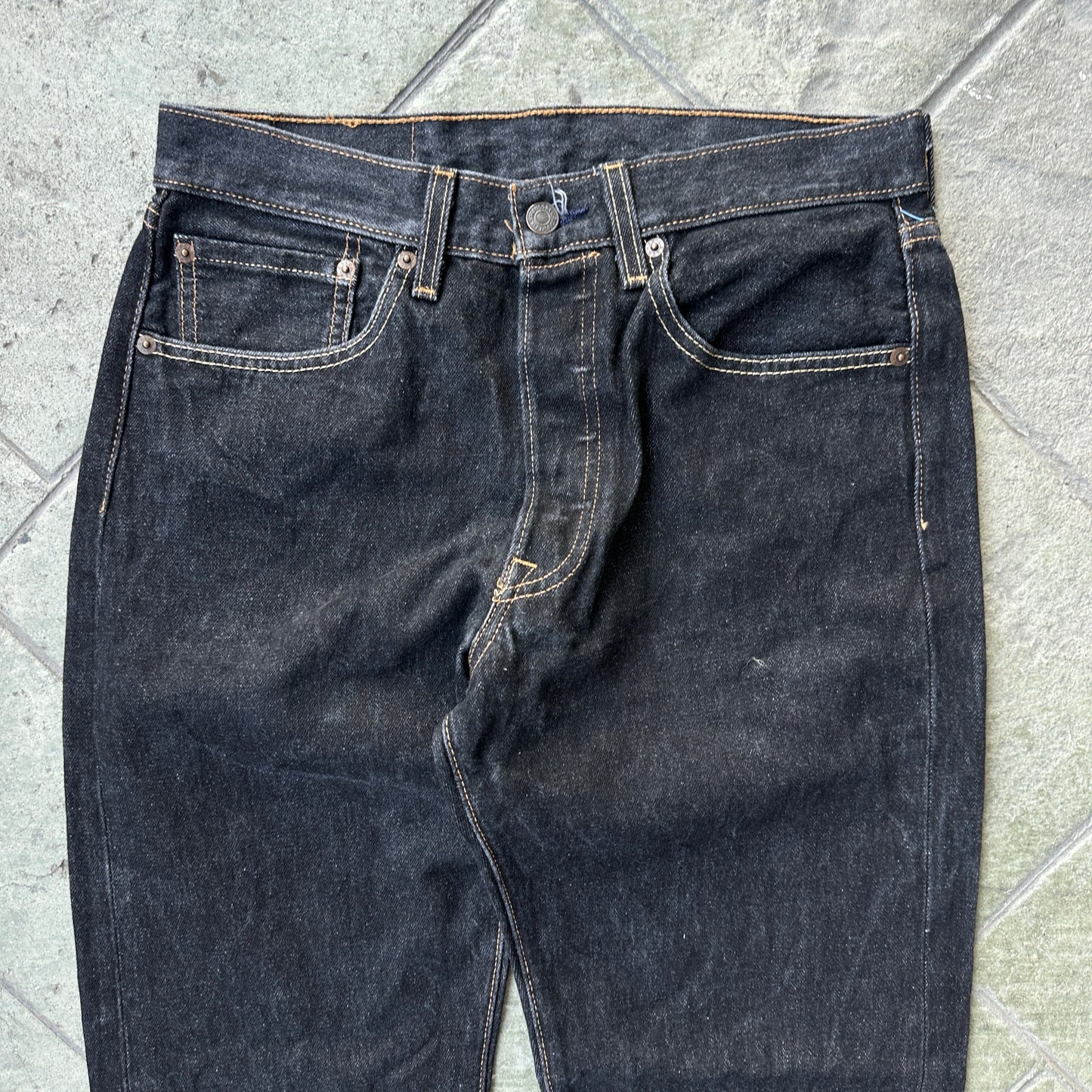 Pantalon Levis De Hombre Talla 32x32 Color Negro Corte Recto 501