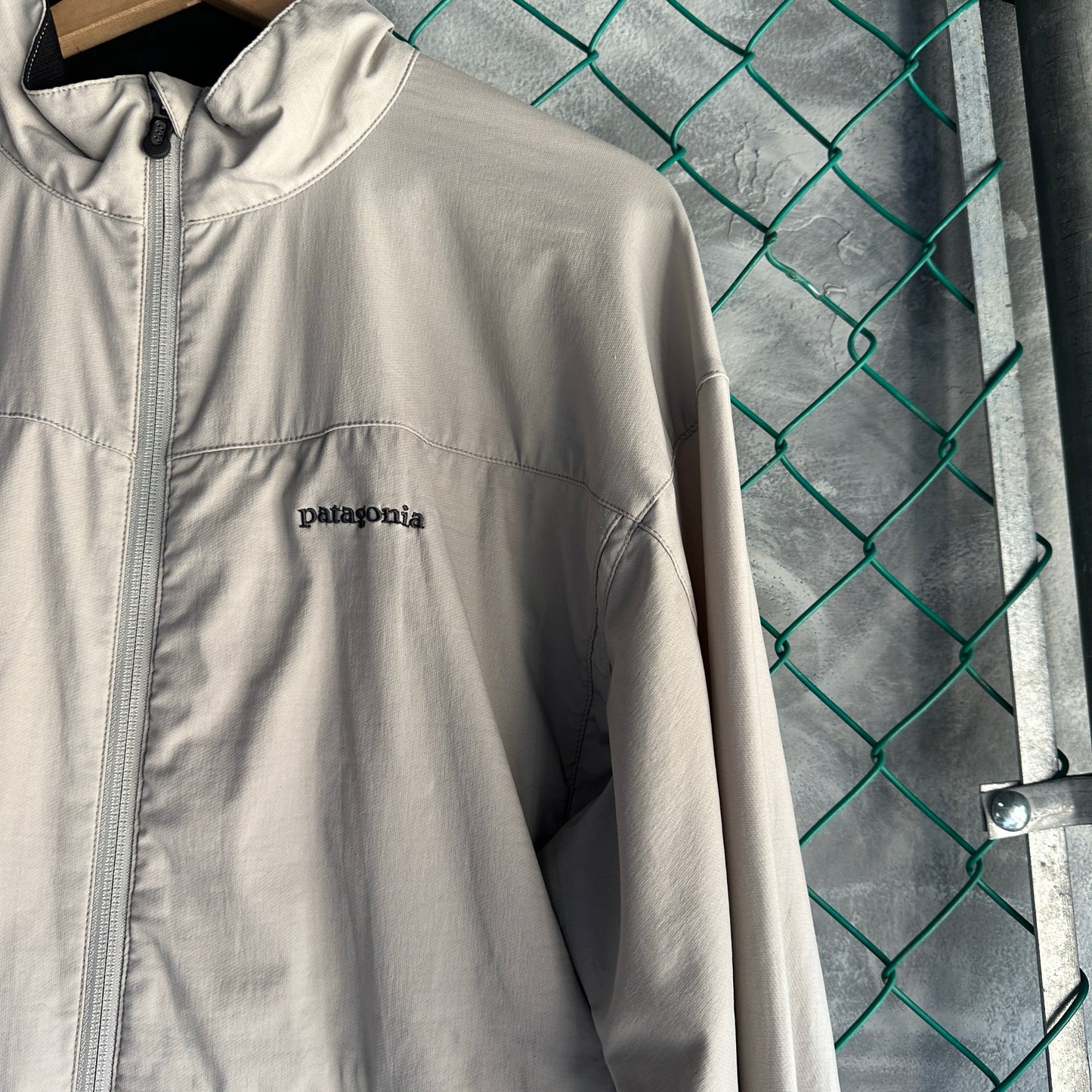 Chamarra Patagonia De Hombre Talla XL Color Cafe Beige Táctica Ligera Rompevientos