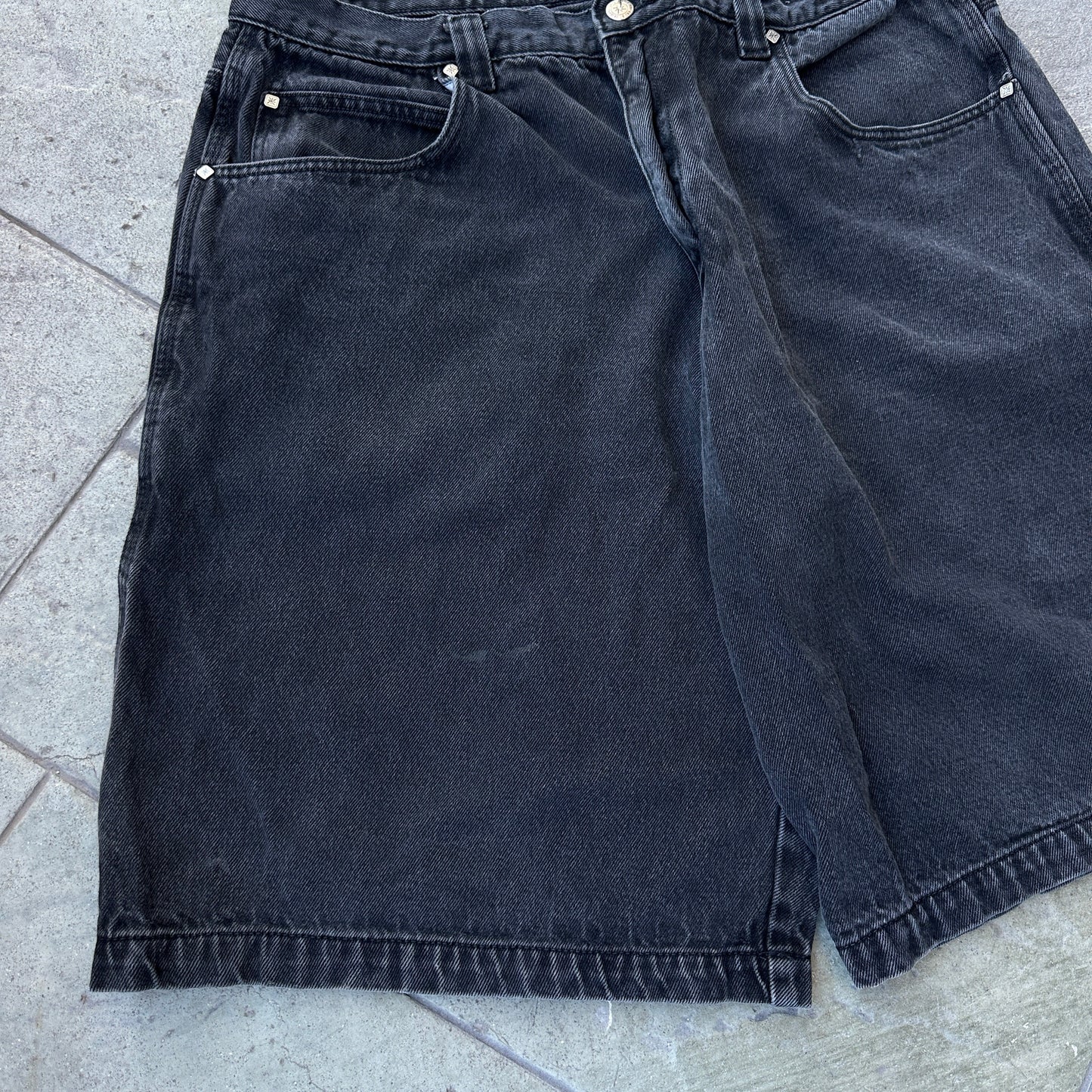 Short o Jort Vintage Kno Beta De Hombre Talla 40 Color Negro Desvanecido Y2K Corte Bagy Carpintero
