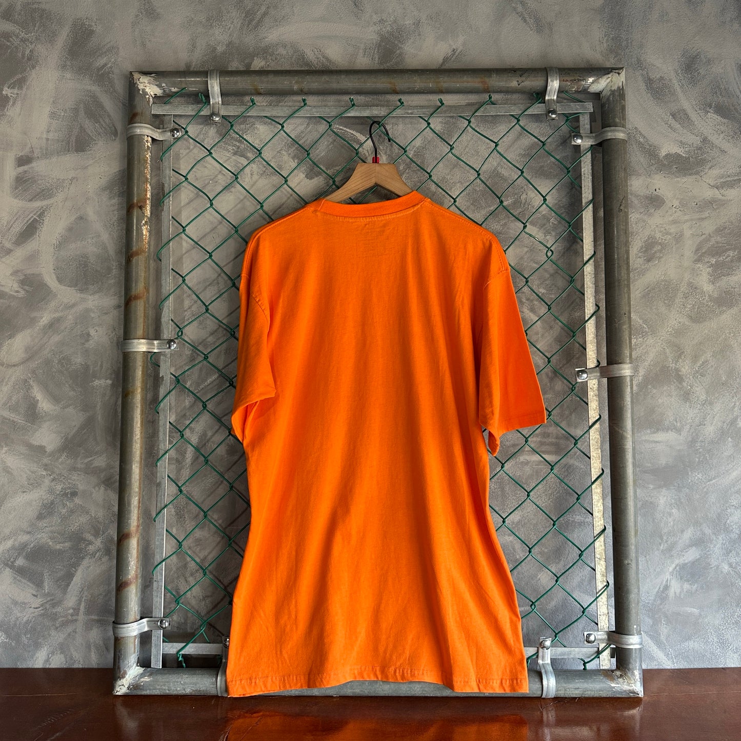 Camisa Y2K Avirex De hombre Talla L Color Naranja Con Bordados Logo de Escudo