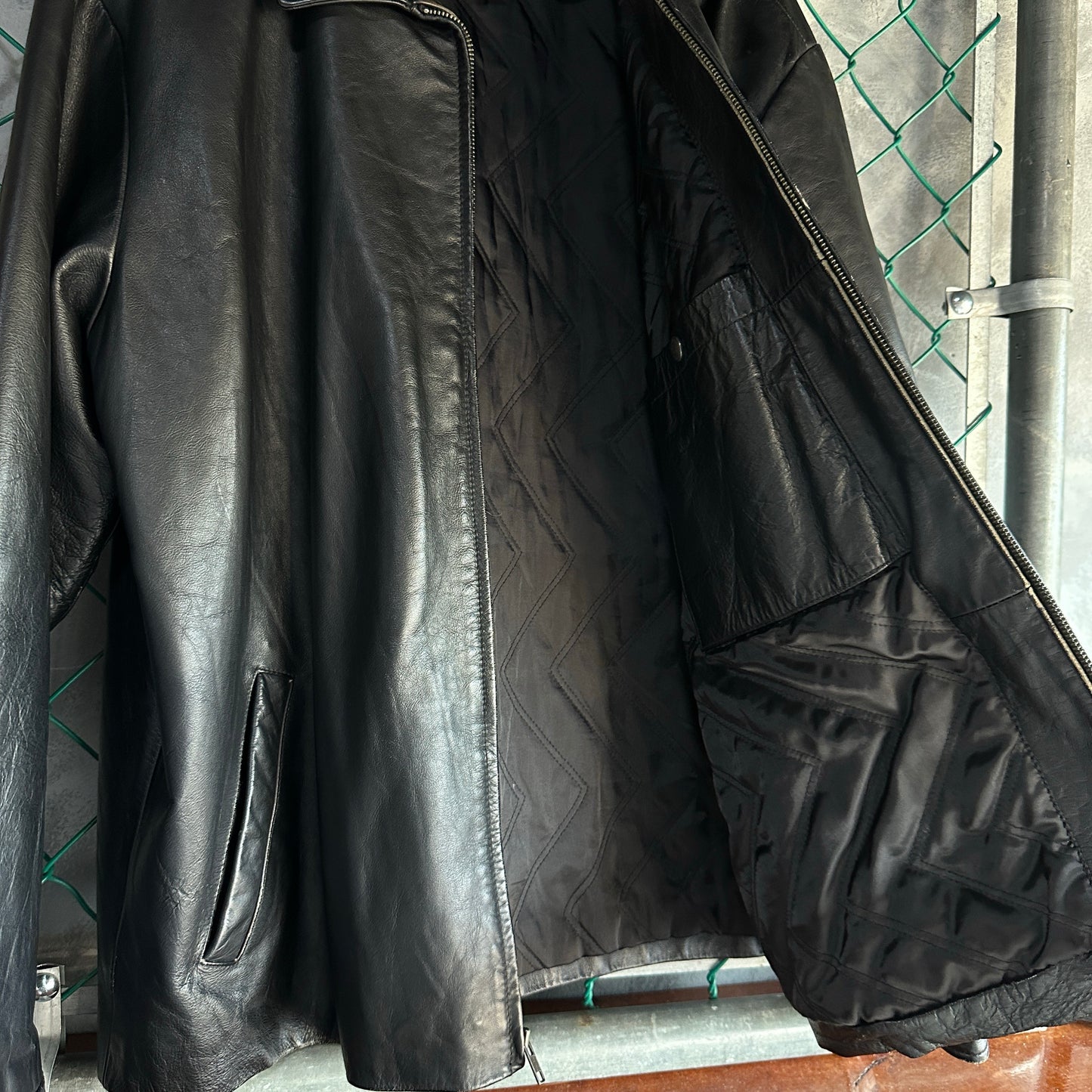 Chamarra Vintage De Piel Gap De Hombre Talla XL Color Negro Piel Geniuna Boxy