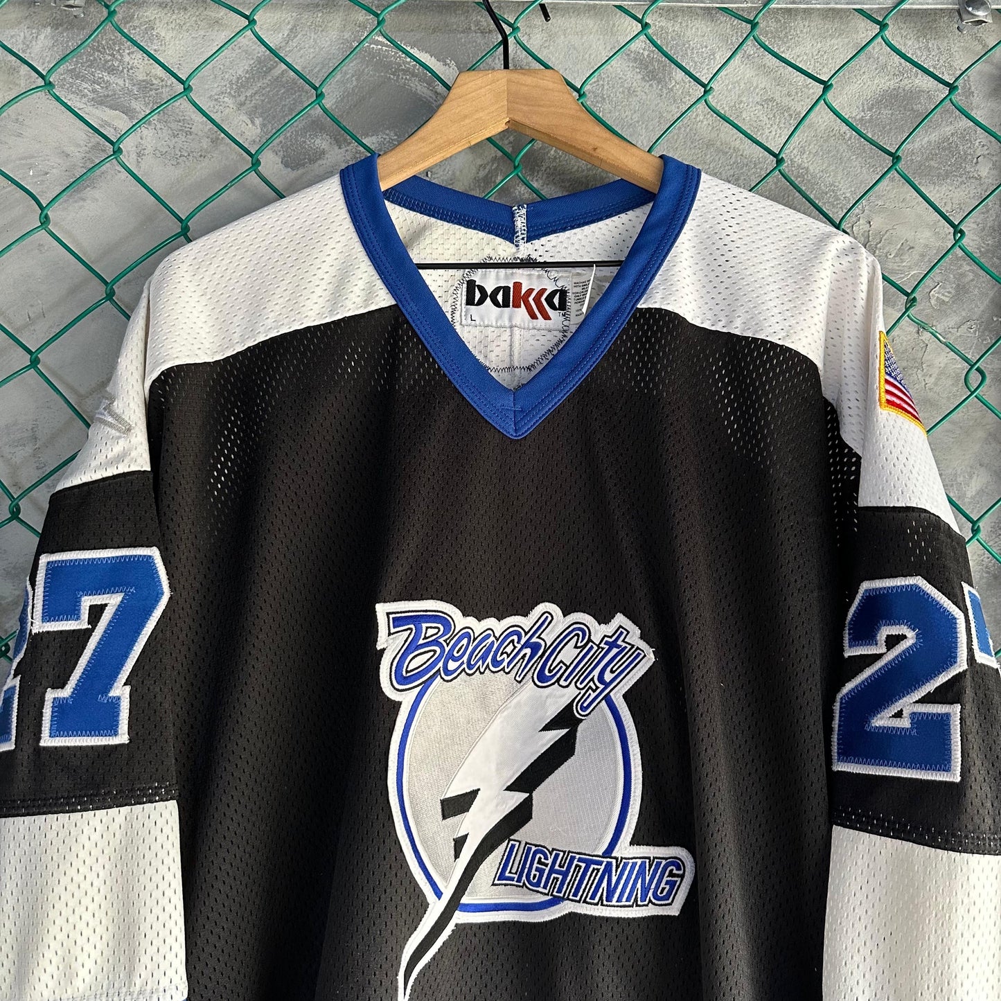Jersey Vintage de Tampa Bay De Hombre Talla L Color Negro Blanco y Azul De l NHL Hockey Rayos Bakka