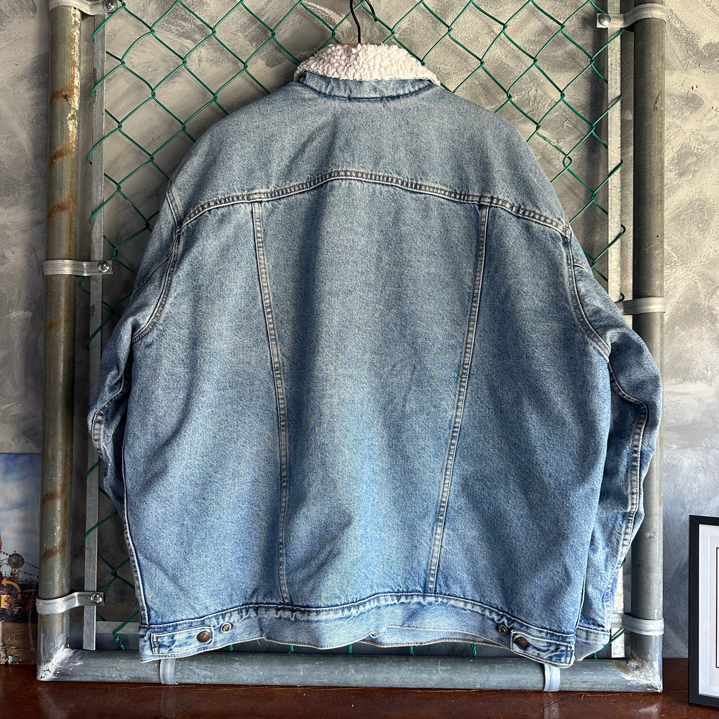 Chamarra Vintage De Mezclilla Levis De Hombre Talla 2XL Color Azul Claro De Borrego Con Forro