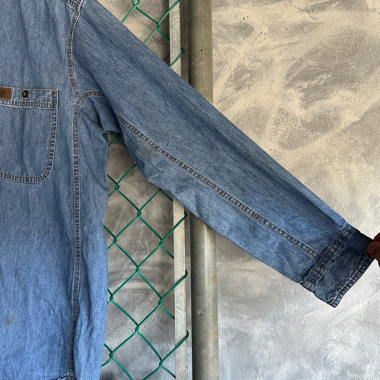 Camisa De Botones Wrangler De Hombre Talla L Color Azul De Mezclilla Manga Larga Mecanico Workwear Lisa