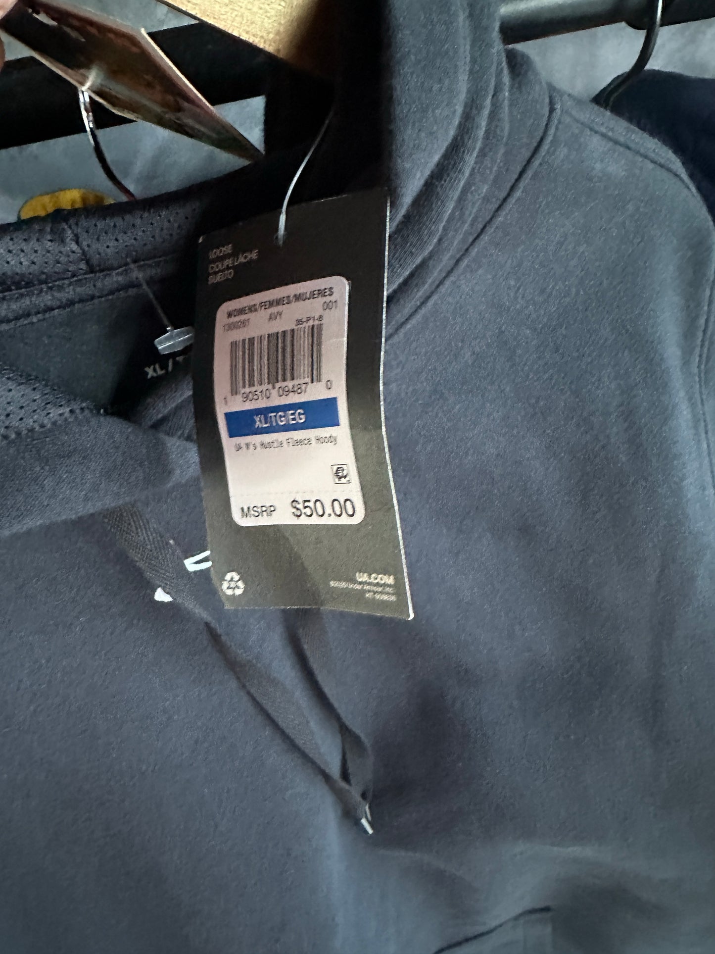 Hoddie Under Armour De Mujer Talla Xl Color Negro Center Logo Deportivo Gimnasio
