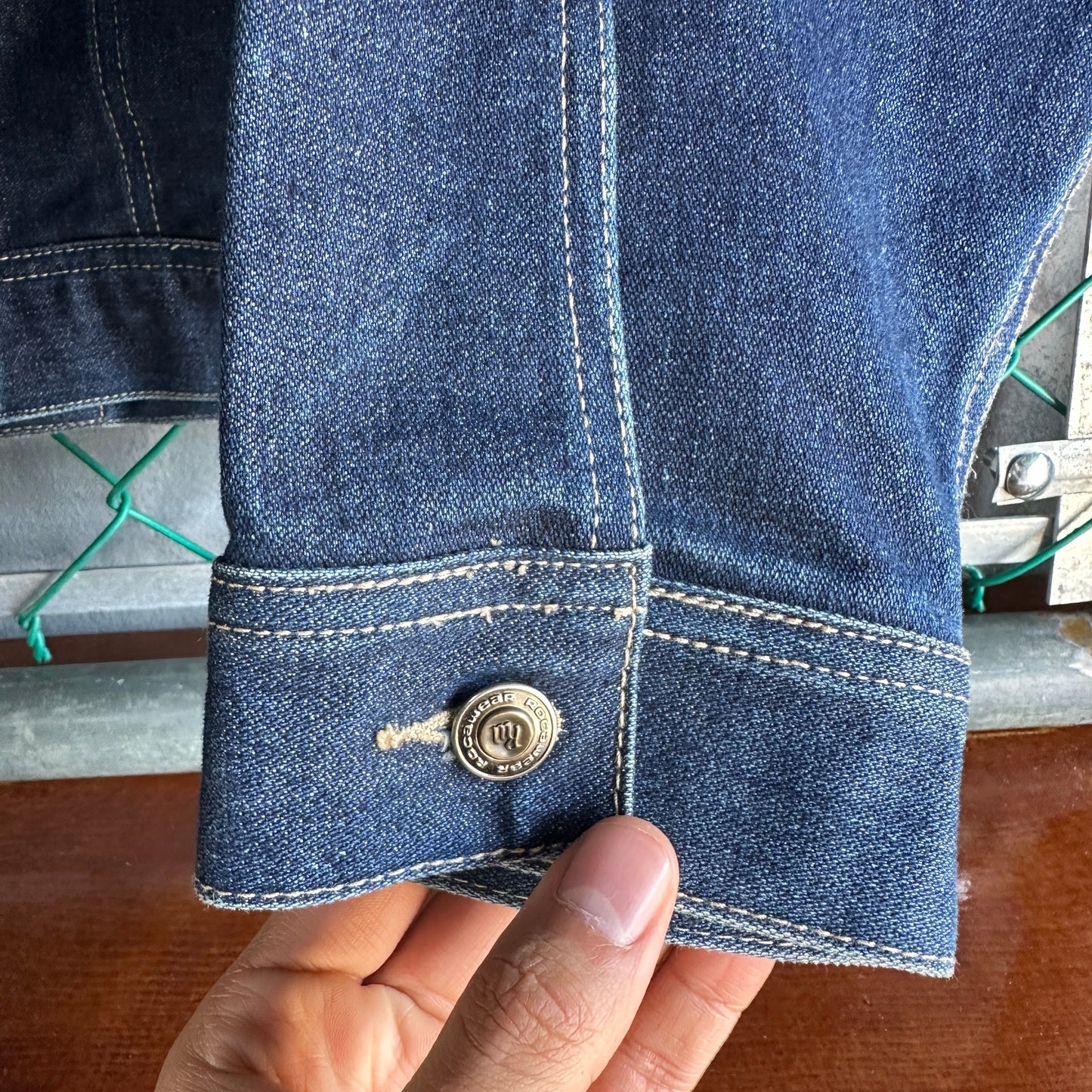 Chamarra Vintage Rocawear De Hombre Talla 2XL Color Azul Marino Mezclilla Y2K