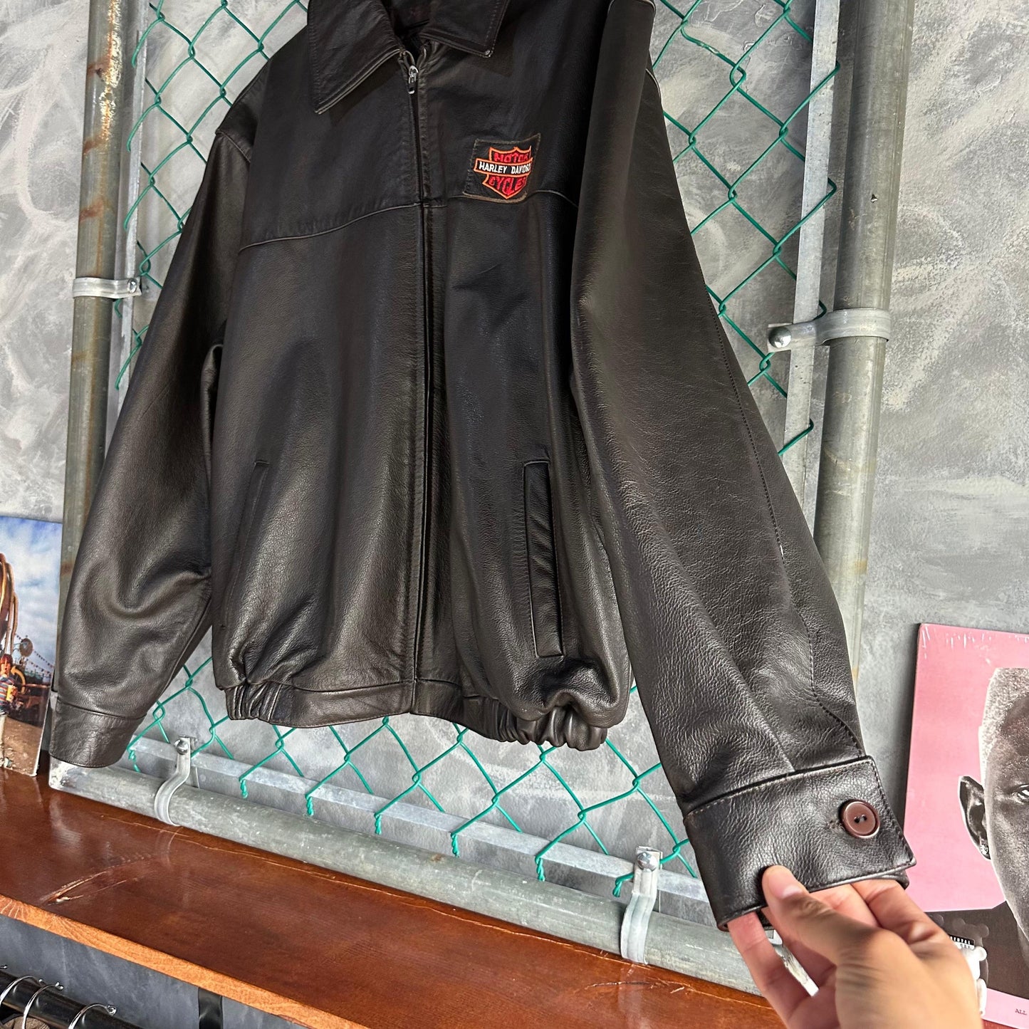 Chamarra De Piel Harley Davidson De Hombre Color Negro Talla 46 Xl Cuero Piel Geniuna Motociclista