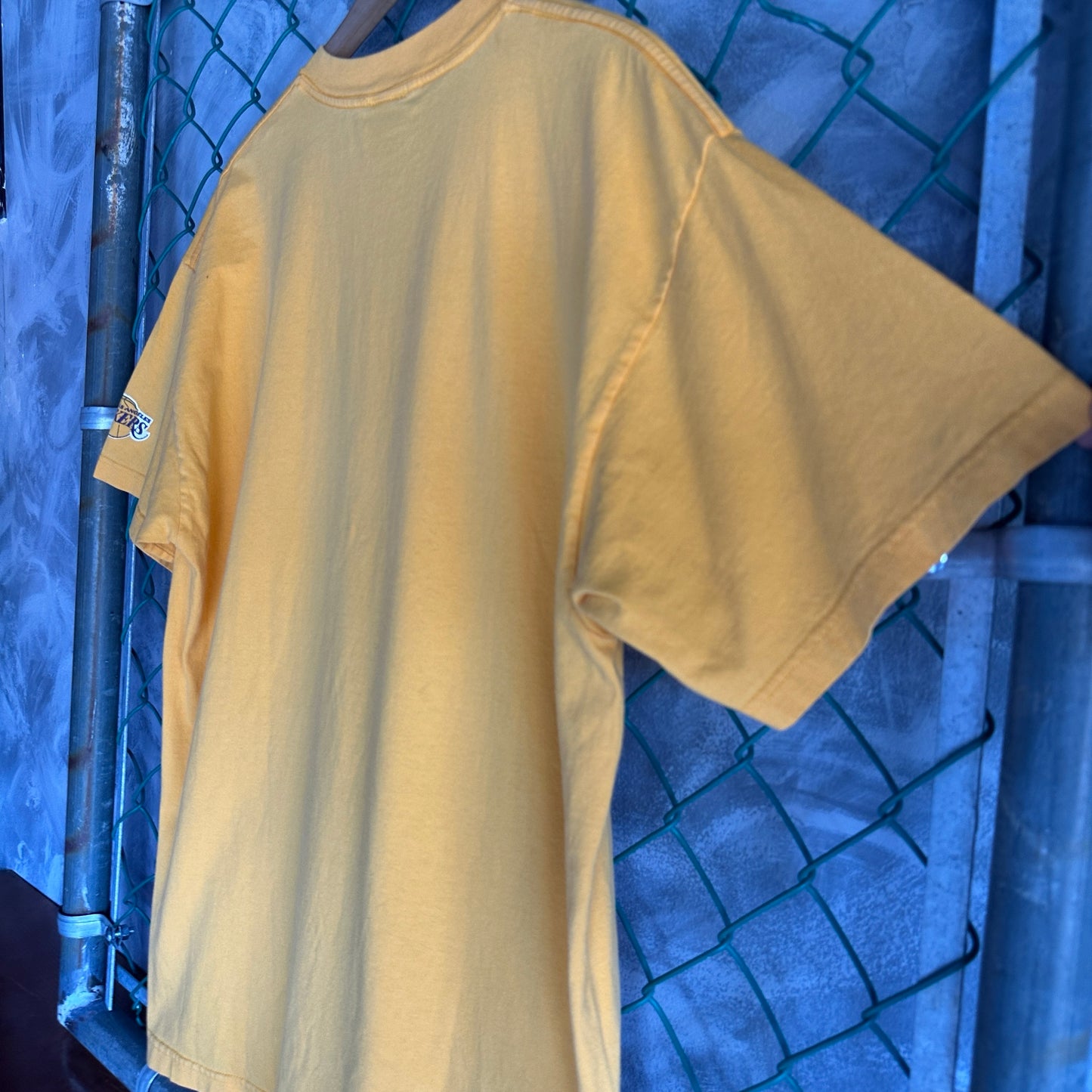 Camisa De Lakers Vintage NIke De Hombre Talla Xl Color Amarillo Center Swosh Manga Corta