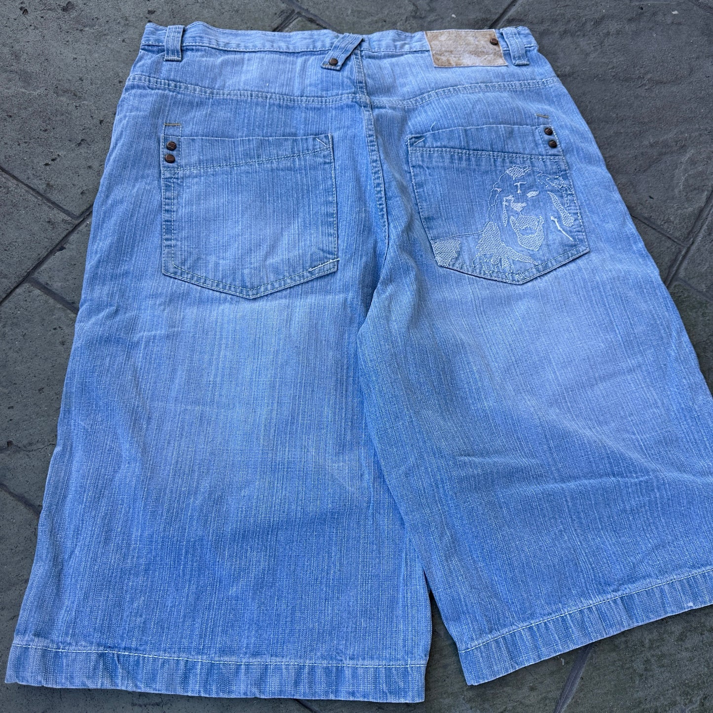Shorts o Jorts vintage 5ive Jungle De Hombre Talla 36 Color Azul ClaroBordado De Leon Y2K
