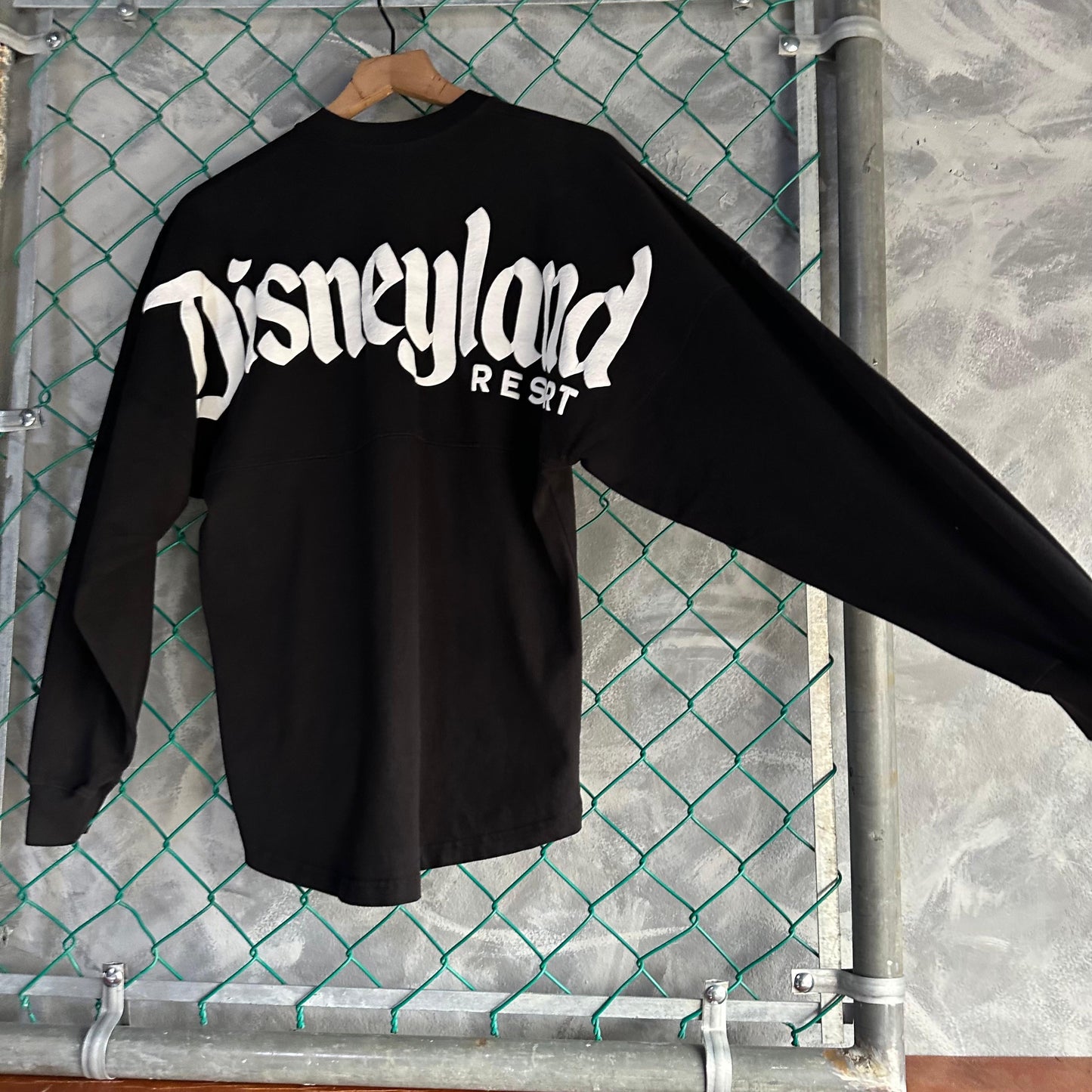Camisa Spirit de DisneyLand De Hombre Talla S Color Negro Sin Detalles De Manga Larga