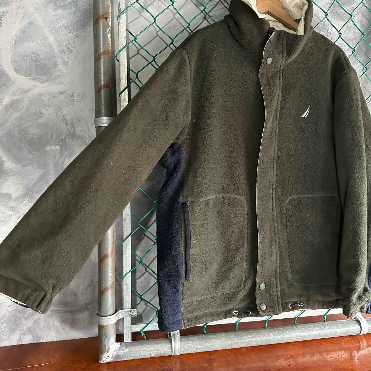 Chamarra Nautica De Hombre Talla XL Color Verde Y Beige Doble Vista Vintage Fleece Rompevientos