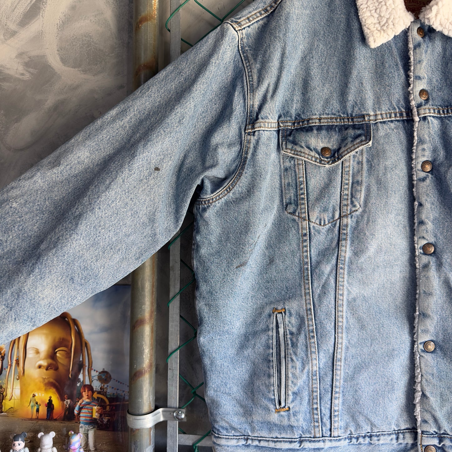 Chamarra Vintage De Mezclilla Levis De Hombre Talla 2XL Color Azul Claro De Borrego Con Forro