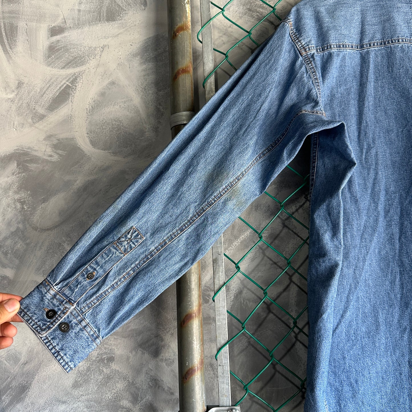 Camisa De Botones Wrangler De Hombre Talla L Color Azul De Mezclilla Manga Larga Mecanico Workwear Lisa