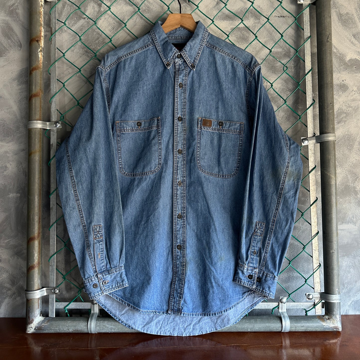 Camisa De Botones Wrangler De Hombre Talla L Color Azul De Mezclilla Manga Larga Mecanico Workwear Lisa