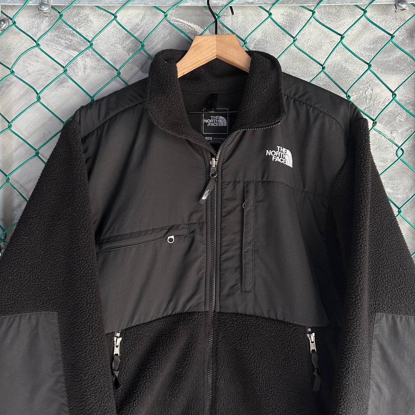 Chamarra North Face De Hombre Talla S Color Negro PolarTec Sin detalles con ziper y sin gorro TNF