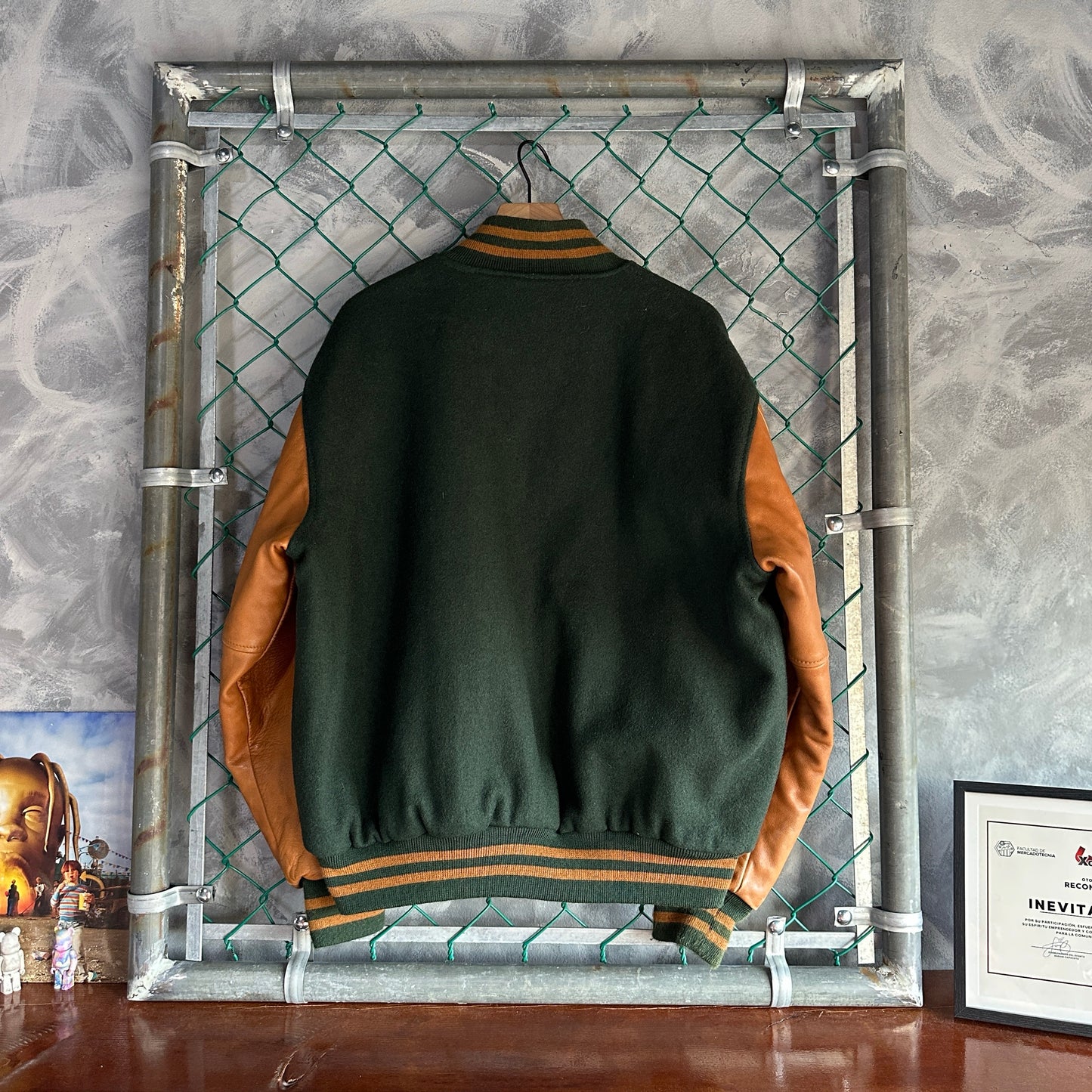Chamarra Vintage Varsity De Hombre Talla Xl Color Verde Café Piel Y Lana Colegial Letterman
