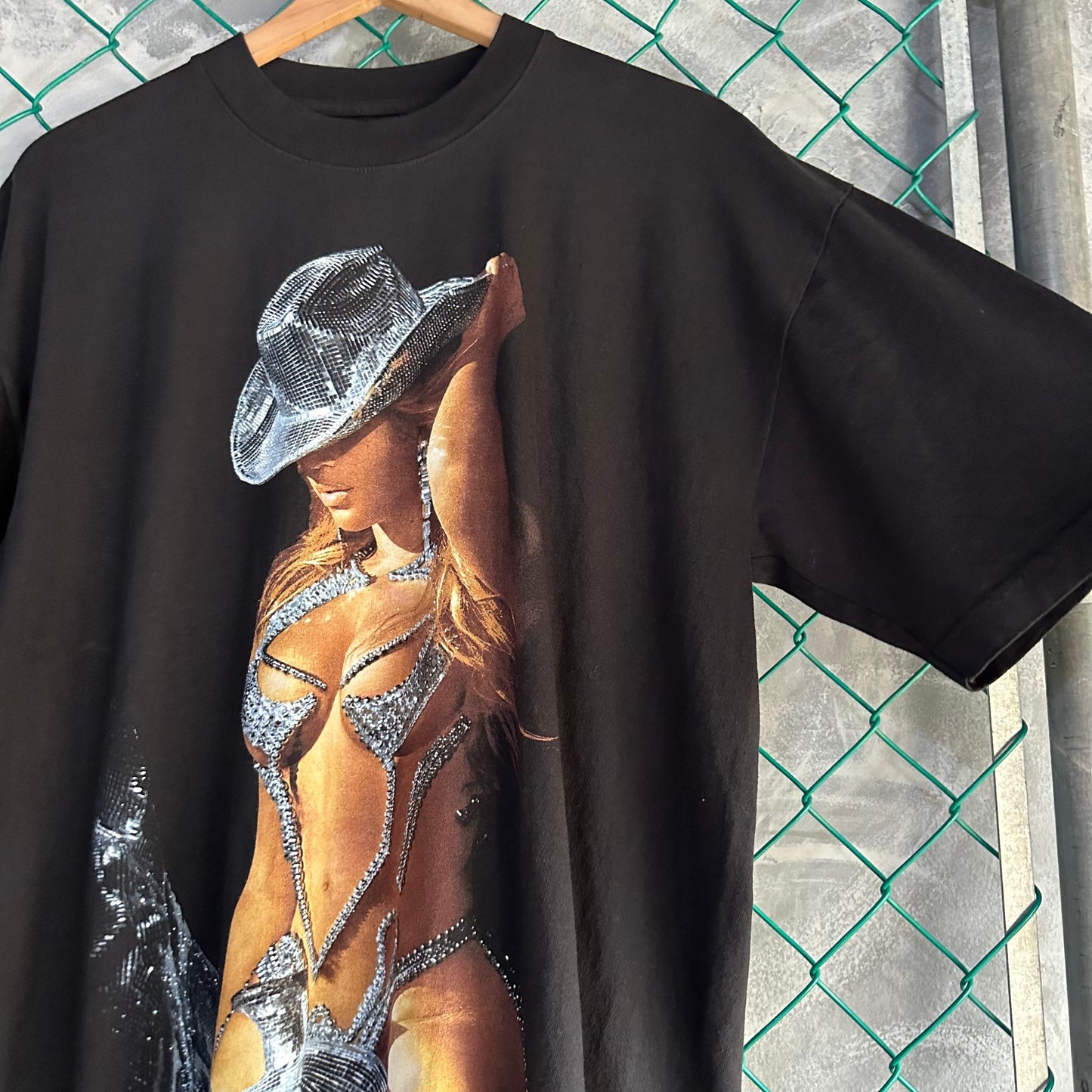 Camisa De Tour De Beyonce De Hombre Talla L Corte Oversize Color Negra Merch Original
