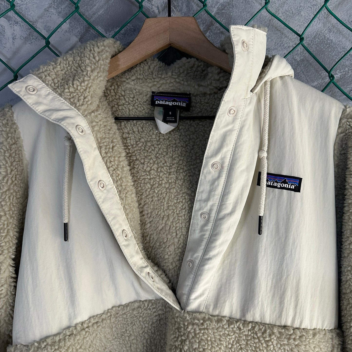 Chamarra Patagonia De Mujer Talla S Color Beige Crema Con Peluche Polar Retro Flece