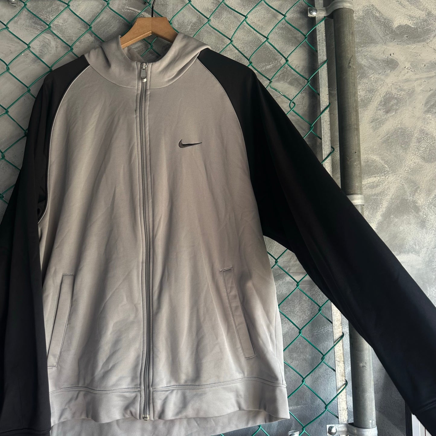 Zip Up Nike De Hombre Talla XL Color Gris Negro Deportivo Gimasio Con Gorro