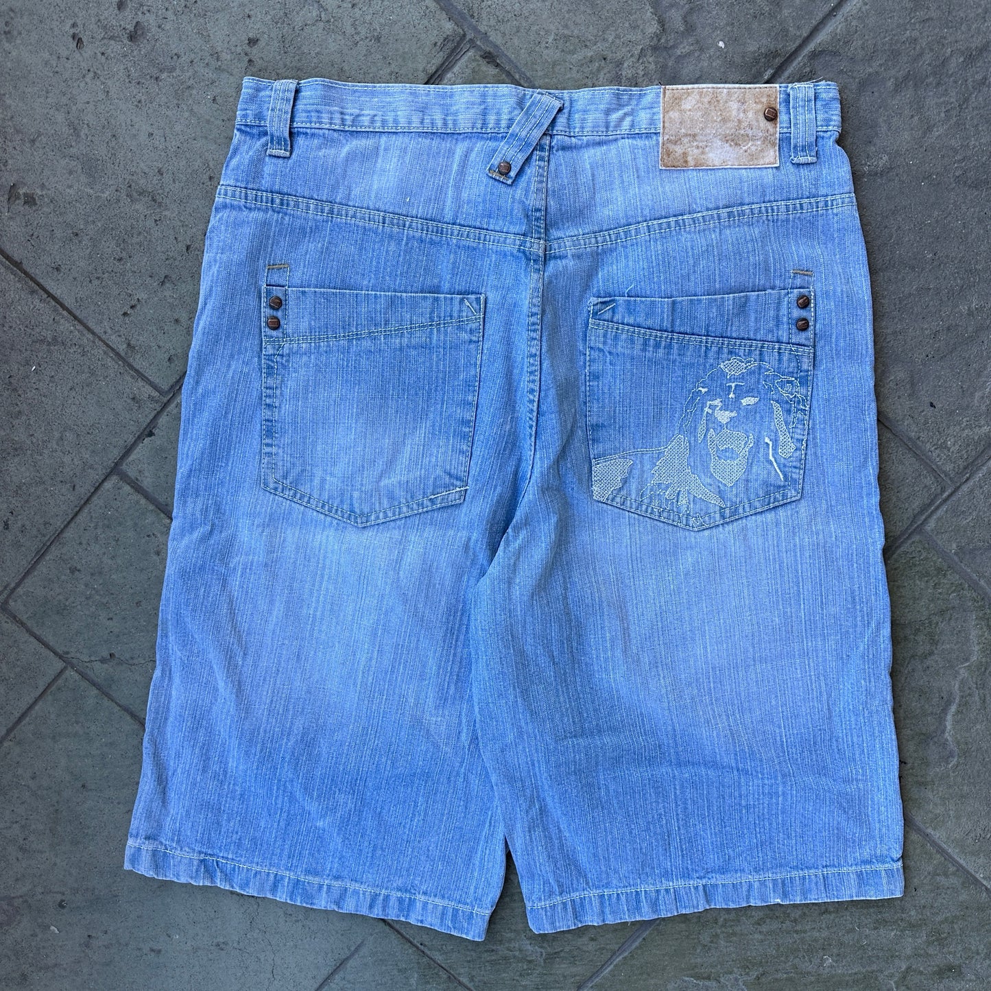 Shorts o Jorts vintage 5ive Jungle De Hombre Talla 36 Color Azul ClaroBordado De Leon Y2K