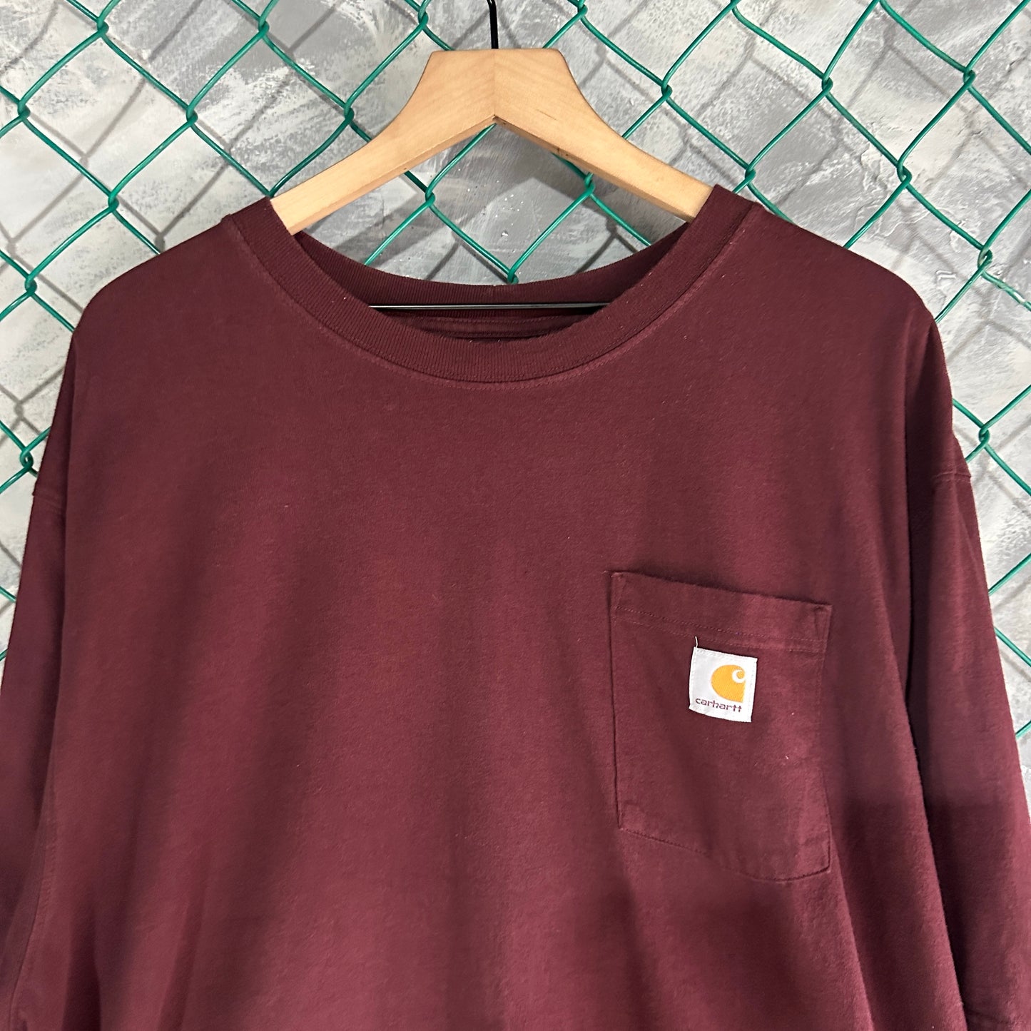 Camisa Carhartt De Hombre Talla 2XL Color Vino Con Bolsillo Loose Fit Work Wear