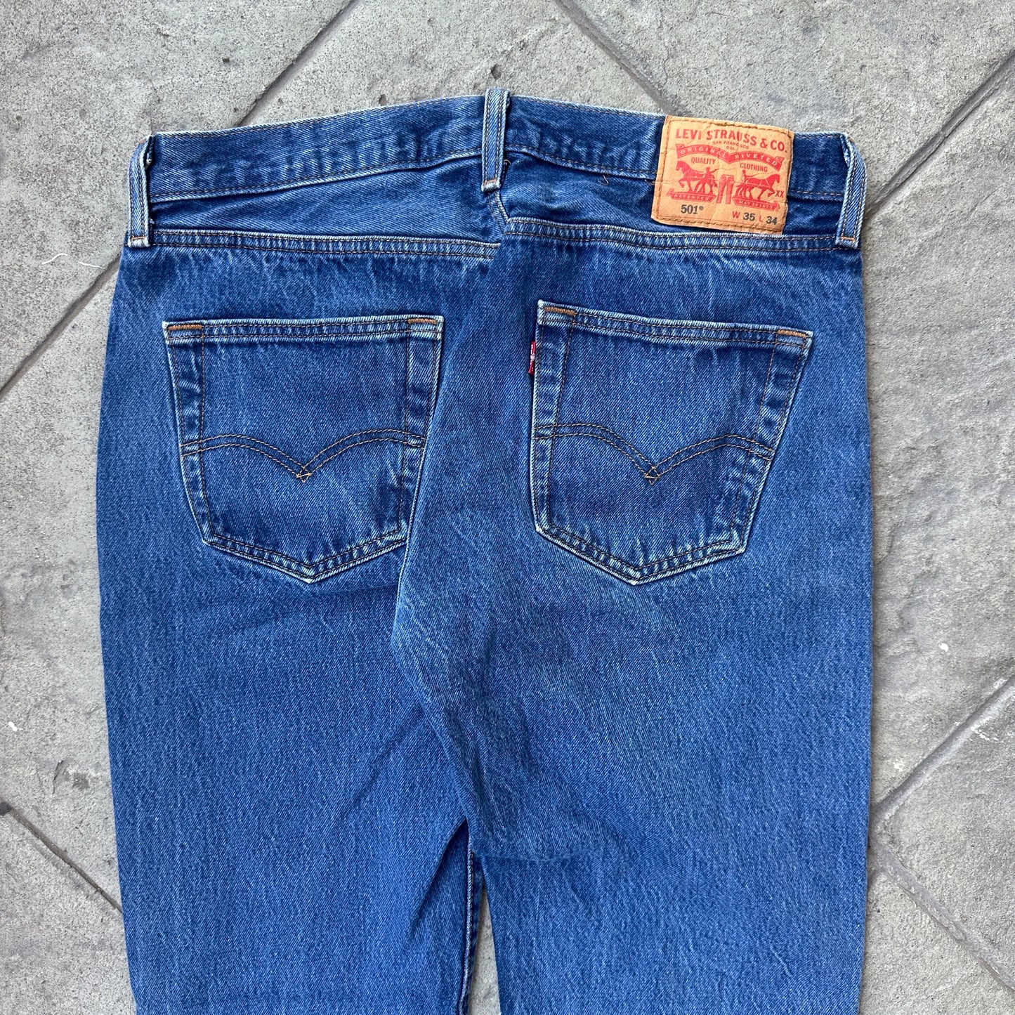 Pantalon Levis De Hombre Talla 35x34 Color Azul Corte Recto 501