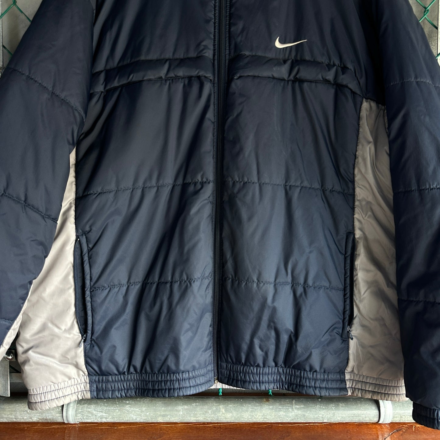 Chamarra Nike De Hombre Talla Xl Color Azul Y Gris Doble Vista Puffer Gruesa Minimalista