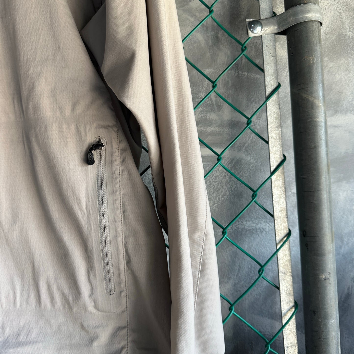 Chamarra Patagonia De Hombre Talla XL Color Cafe Beige Táctica Ligera Rompevientos
