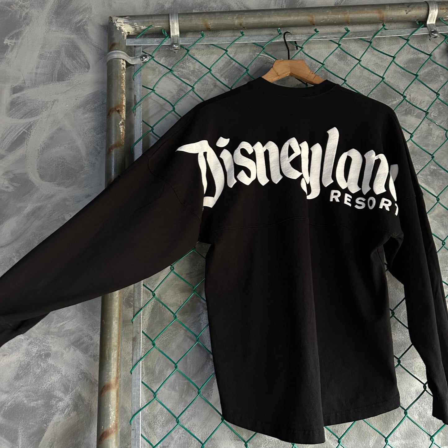 Camisa Spirit de DisneyLand De Hombre Talla S Color Negro Sin Detalles De Manga Larga