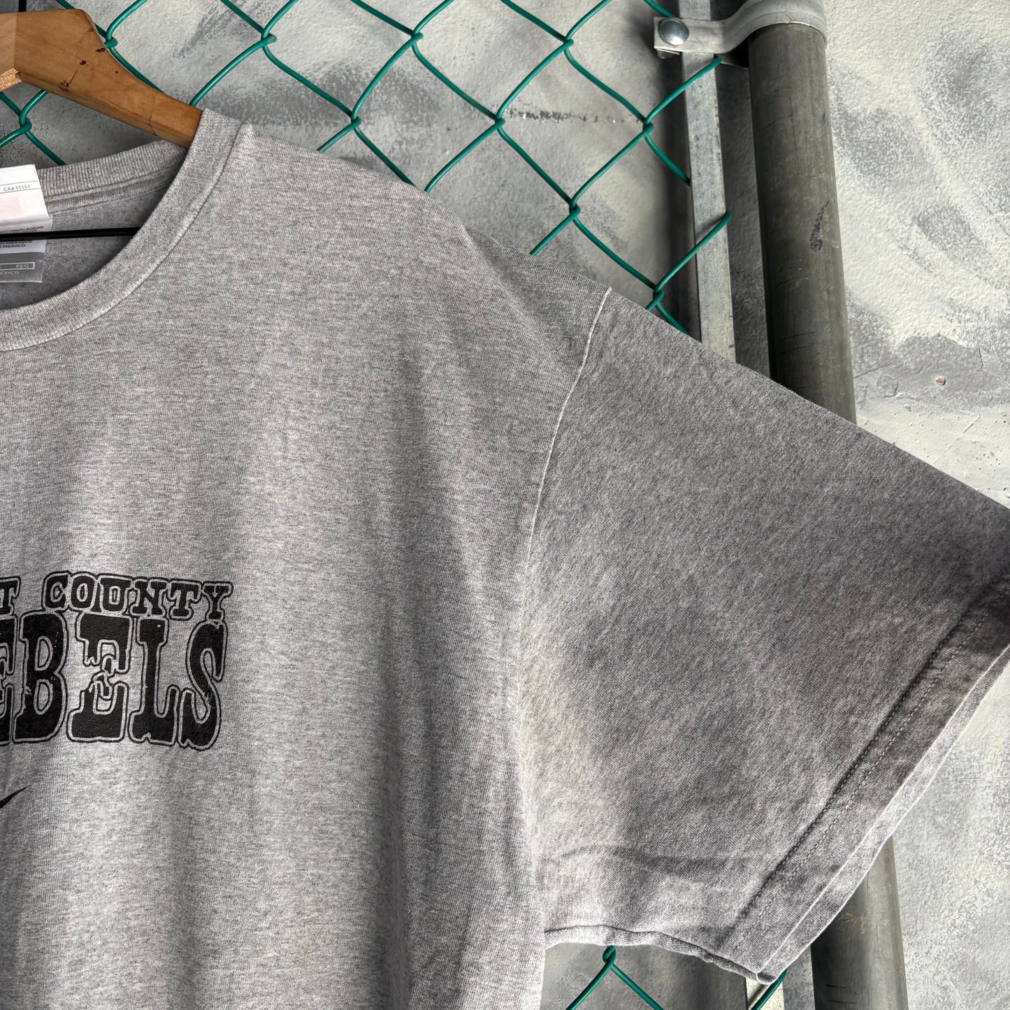 Playera Nike Para Hombre Talla 2XL Color Gris 2000’s East County Rebels