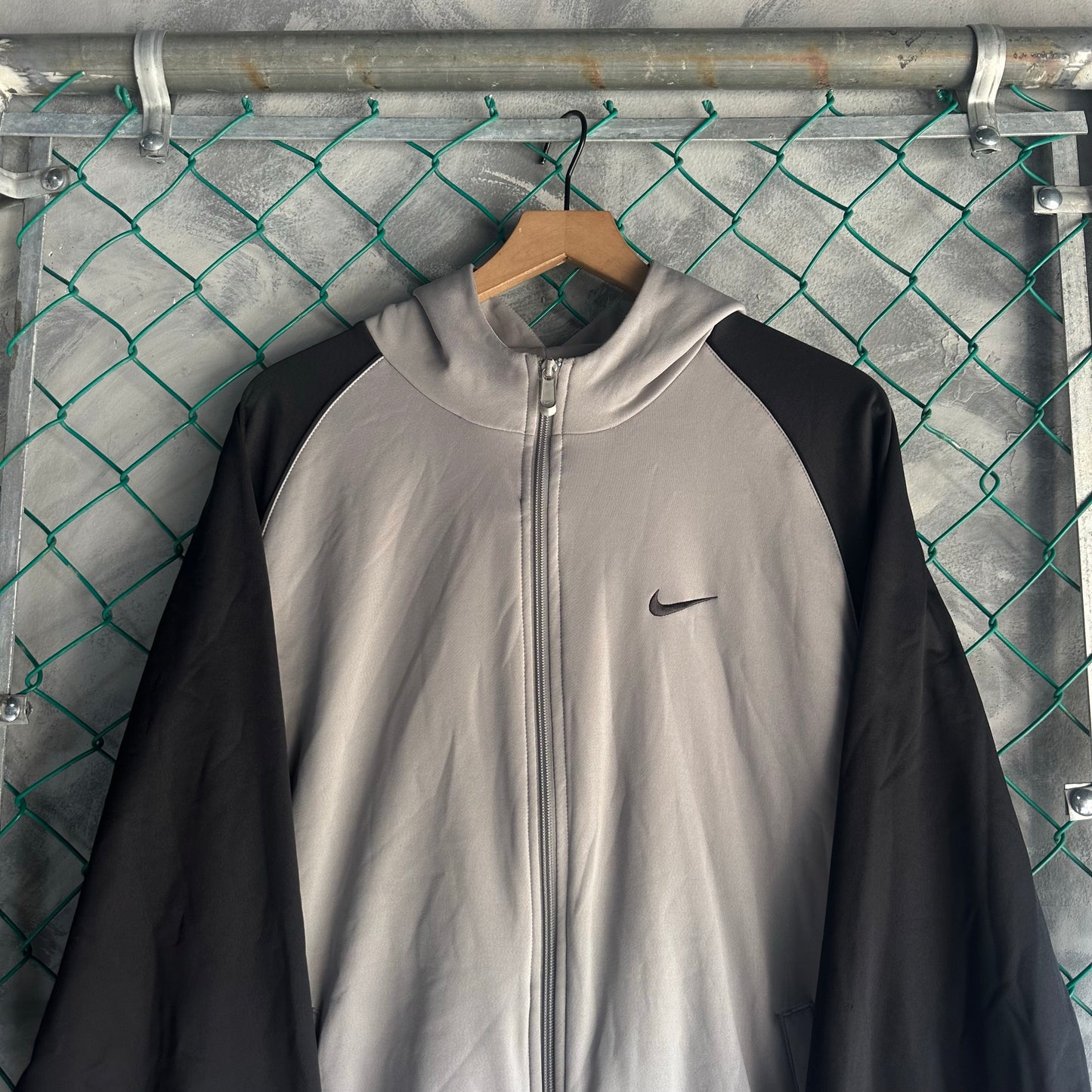 Zip Up Nike De Hombre Talla XL Color Gris Negro Deportivo Gimasio Con Gorro
