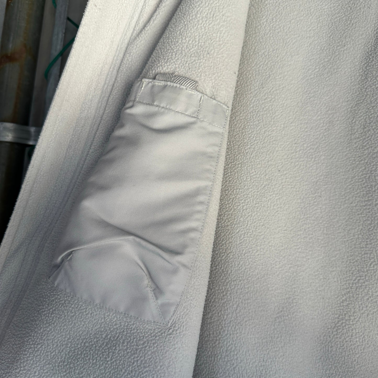 Chamarra Vintage Nike De Hombre Talla 2XL Color Blanco Polar Y2K
