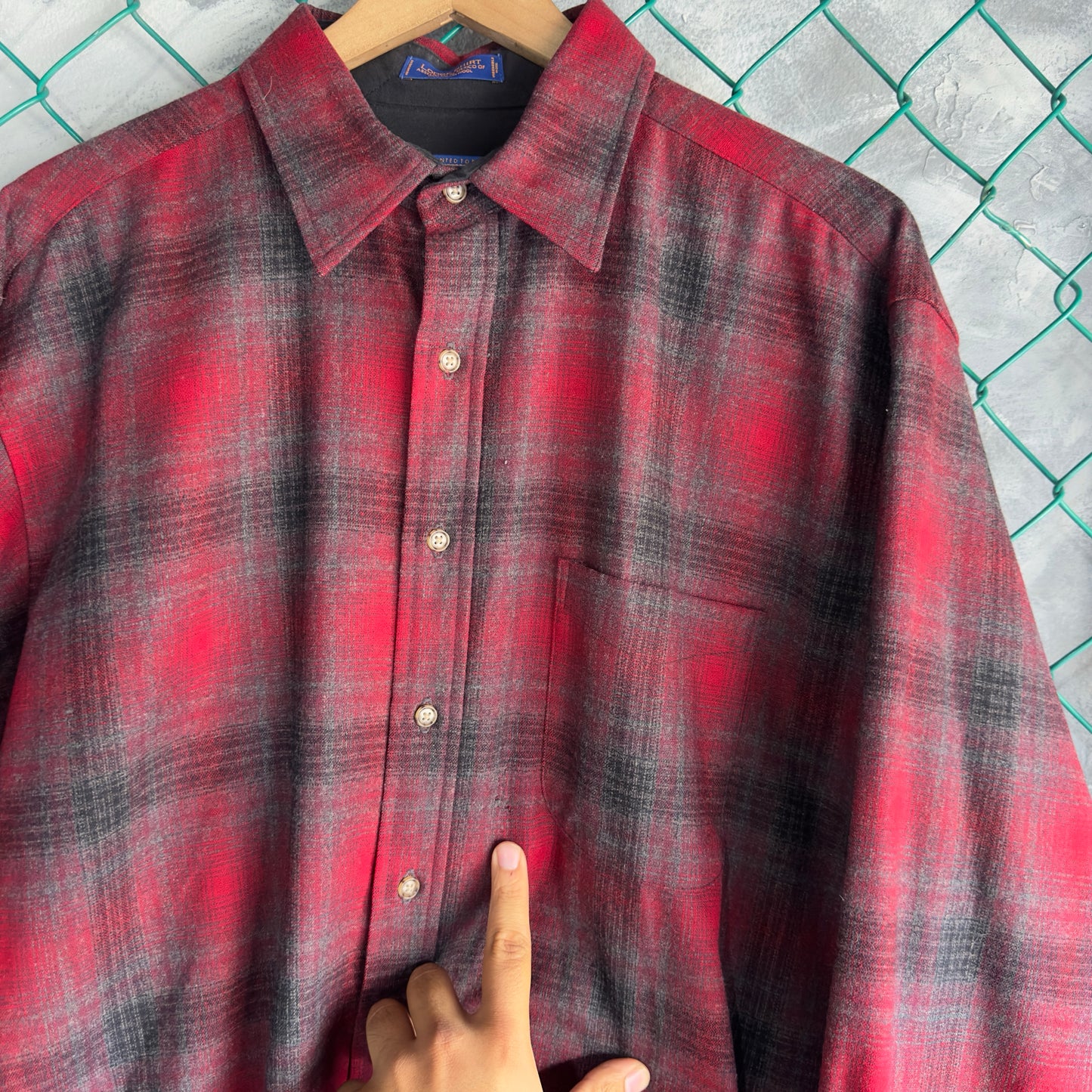 Camisa de Botenes de Lana Pendleton De Hombre Talla L Franela De Cuadros Rojos Y Gris Y Negro