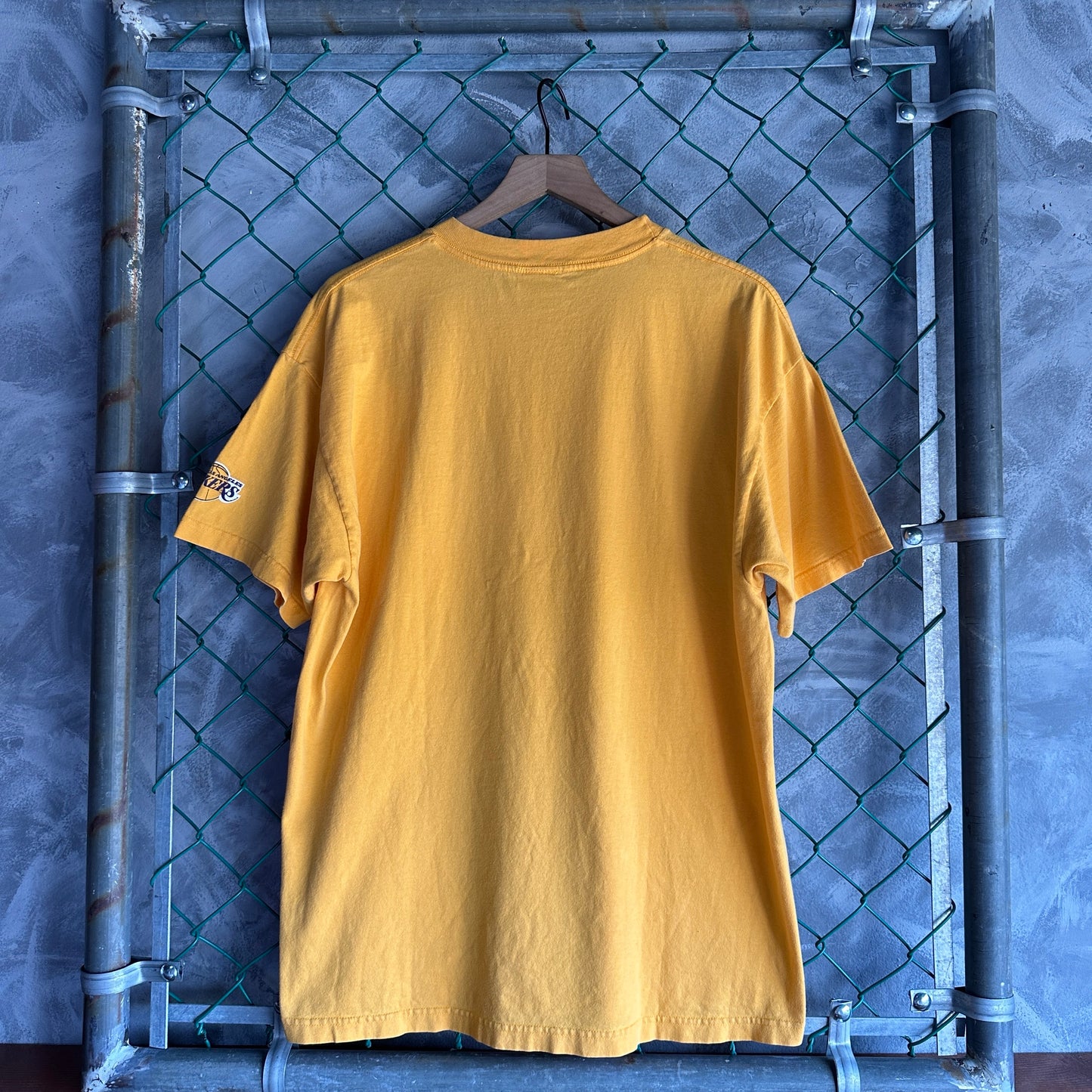 Camisa De Lakers Vintage NIke De Hombre Talla Xl Color Amarillo Center Swosh Manga Corta