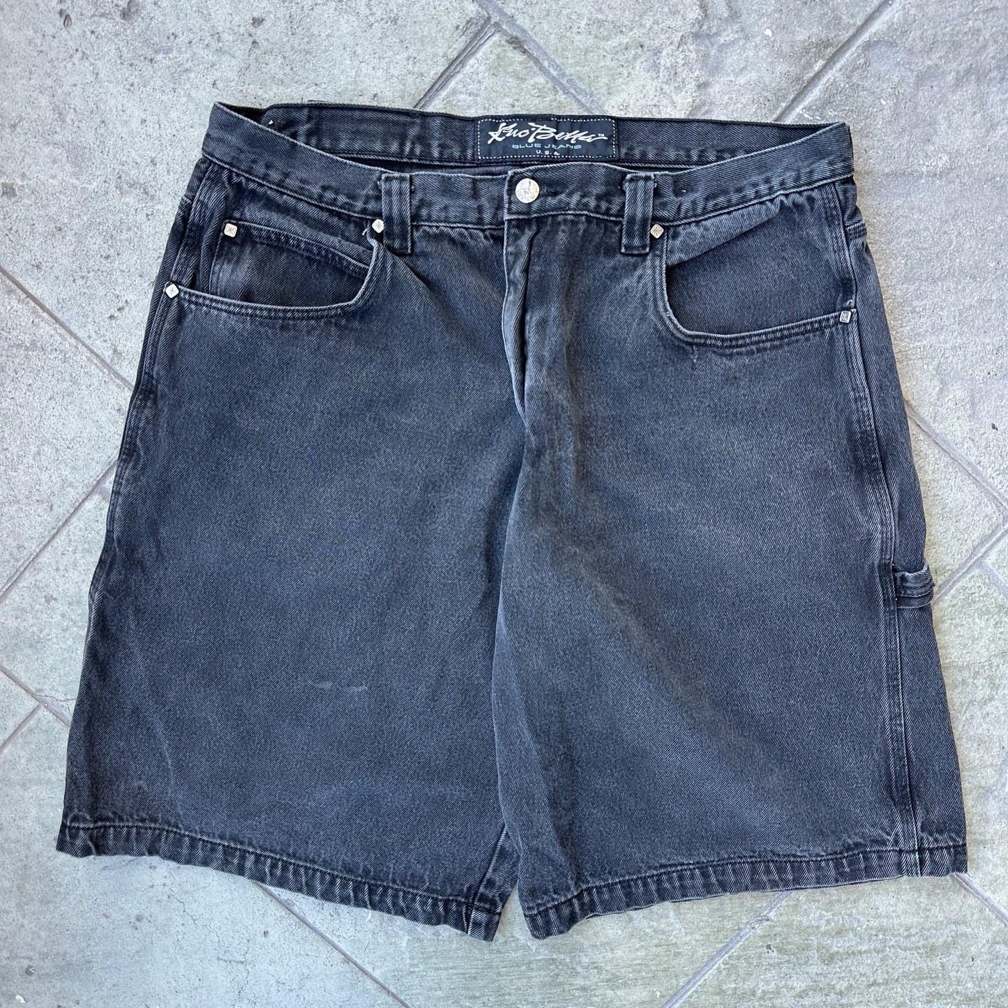 Short o Jort Vintage Kno Beta De Hombre Talla 40 Color Negro Desvanecido Y2K Corte Bagy Carpintero