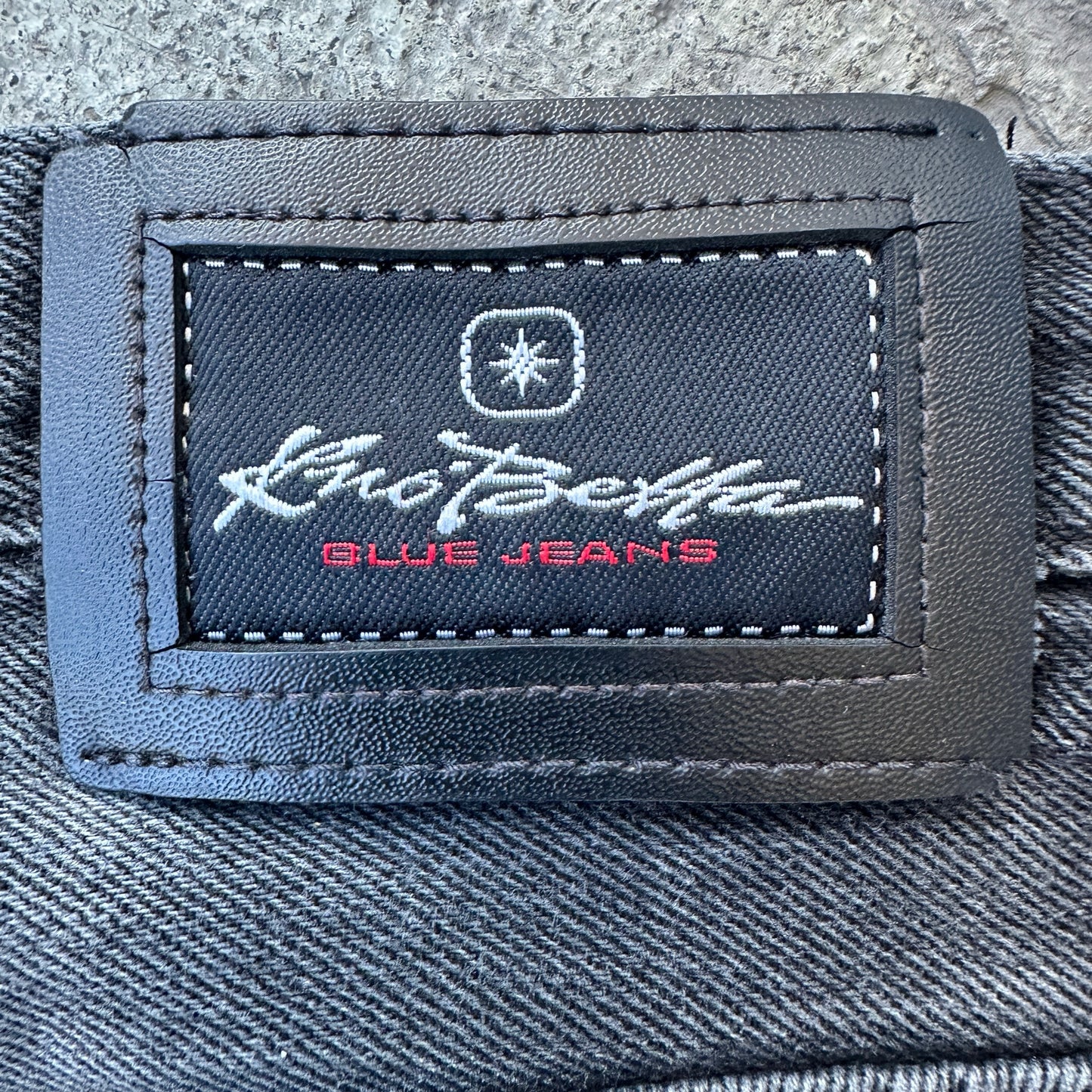 Short o Jort Vintage Kno Beta De Hombre Talla 40 Color Negro Desvanecido Y2K Corte Bagy Carpintero