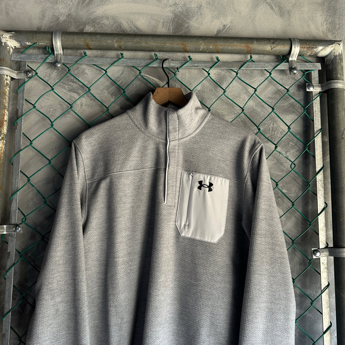 Suéter Under Armour De Hombre Talla L Color Gris 1/4 Termico Sin Gorro