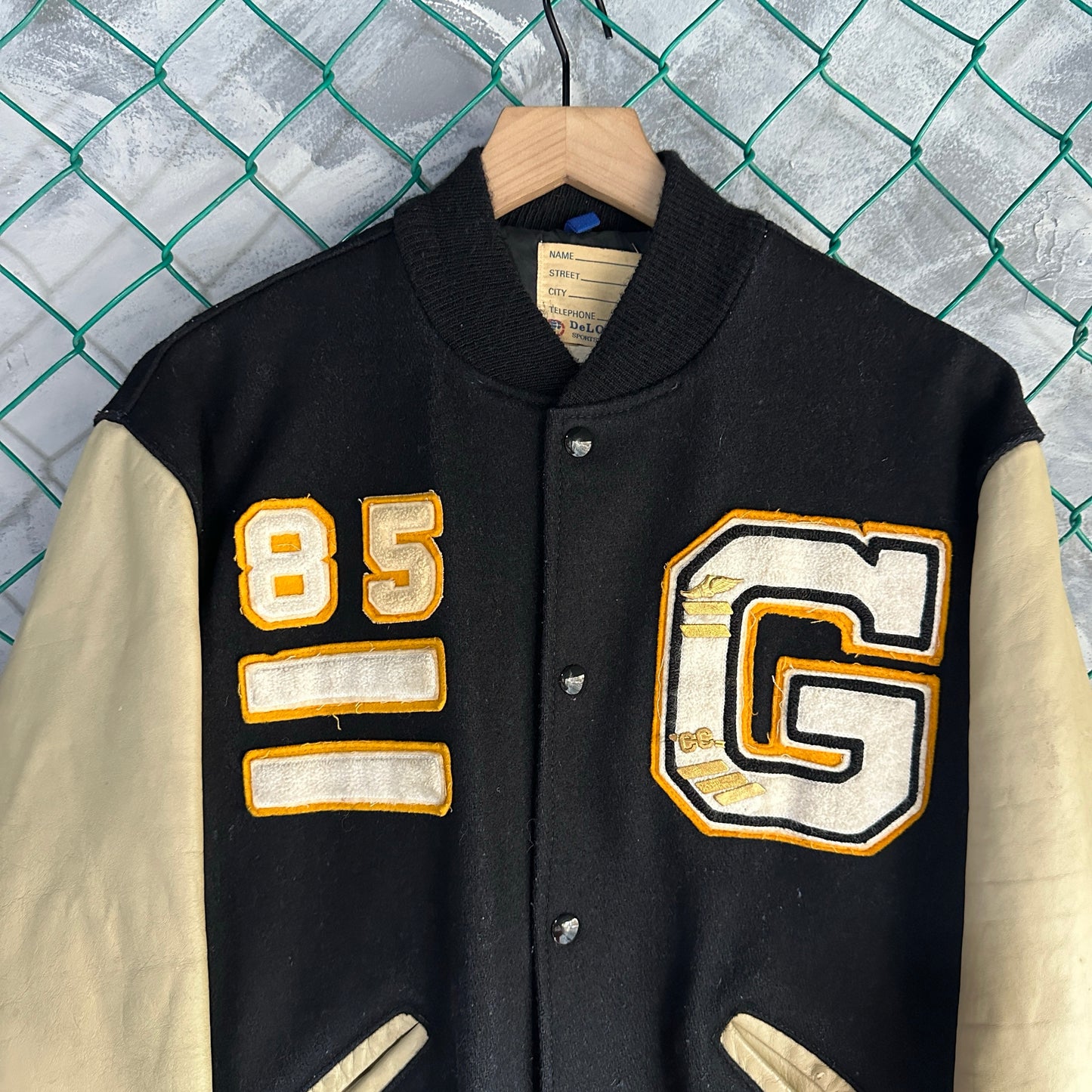 Chamarra Varsity Vintage De Hombre Talla M Color Negro Y Crema Letterman 80s Campeonatos