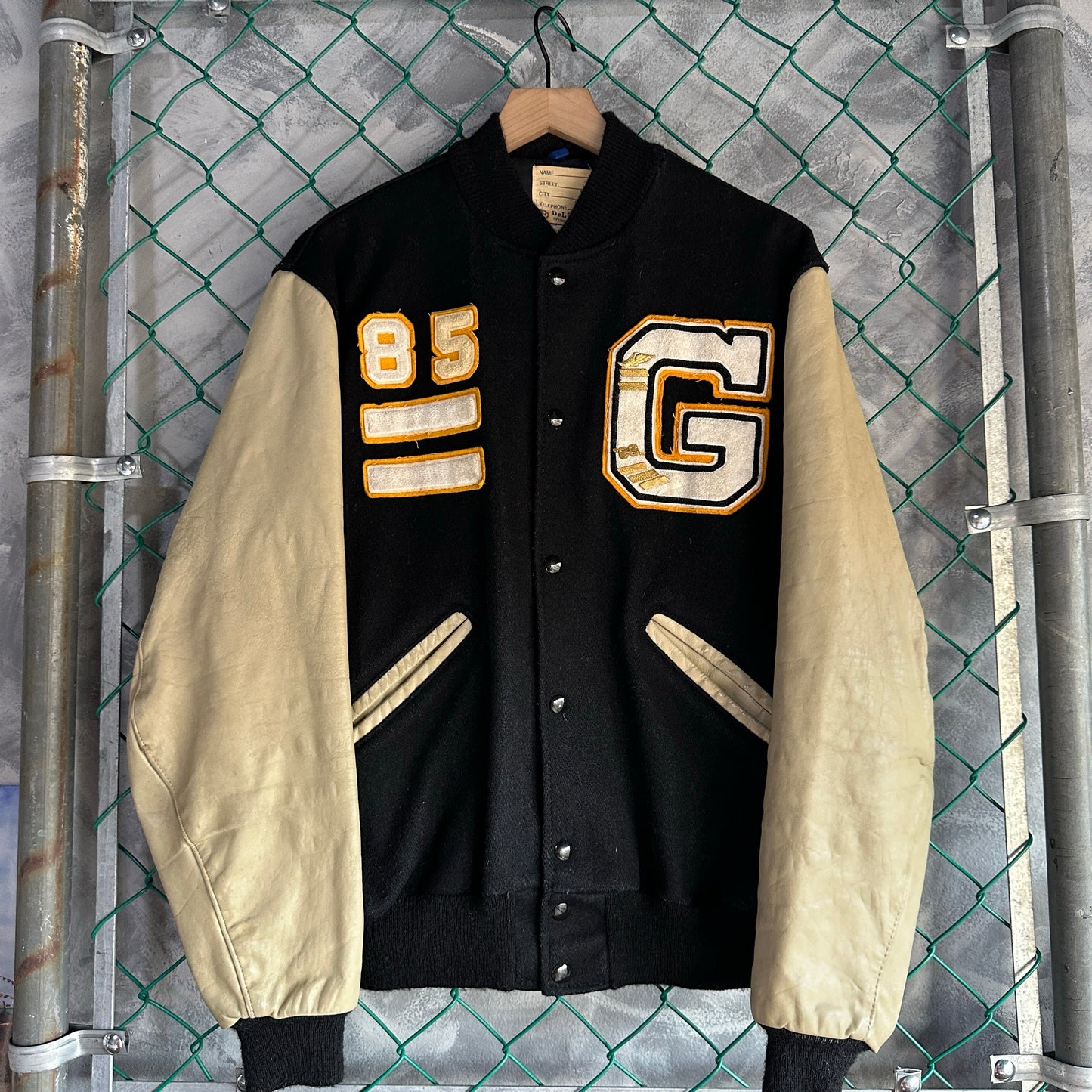 Chamarra Varsity Vintage De Hombre Talla M Color Negro Y Crema Letterman 80s Campeonatos