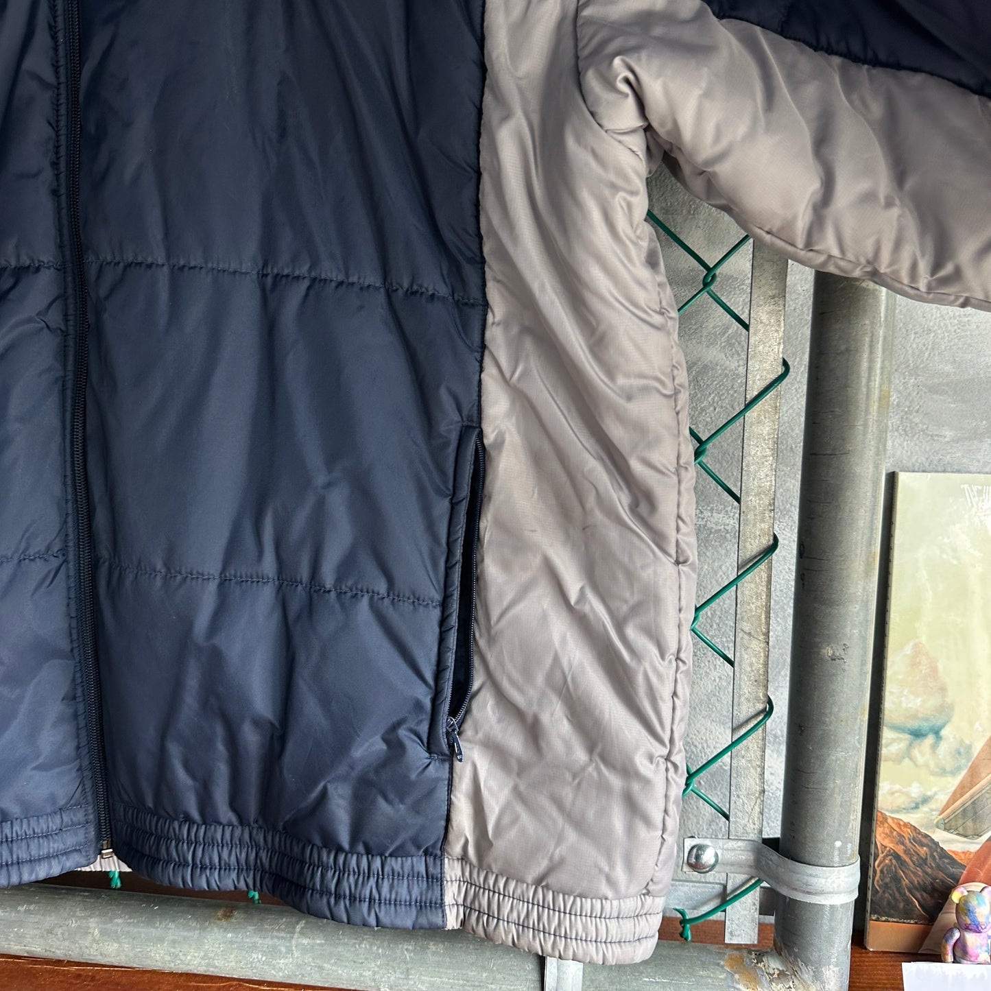 Chamarra Nike De Hombre Talla Xl Color Azul Y Gris Doble Vista Puffer Gruesa Minimalista