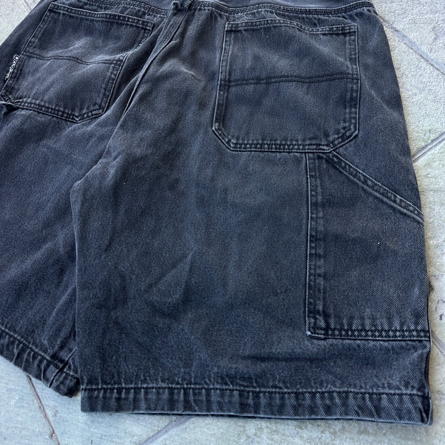 Short o Jort Vintage Kno Beta De Hombre Talla 40 Color Negro Desvanecido Y2K Corte Bagy Carpintero