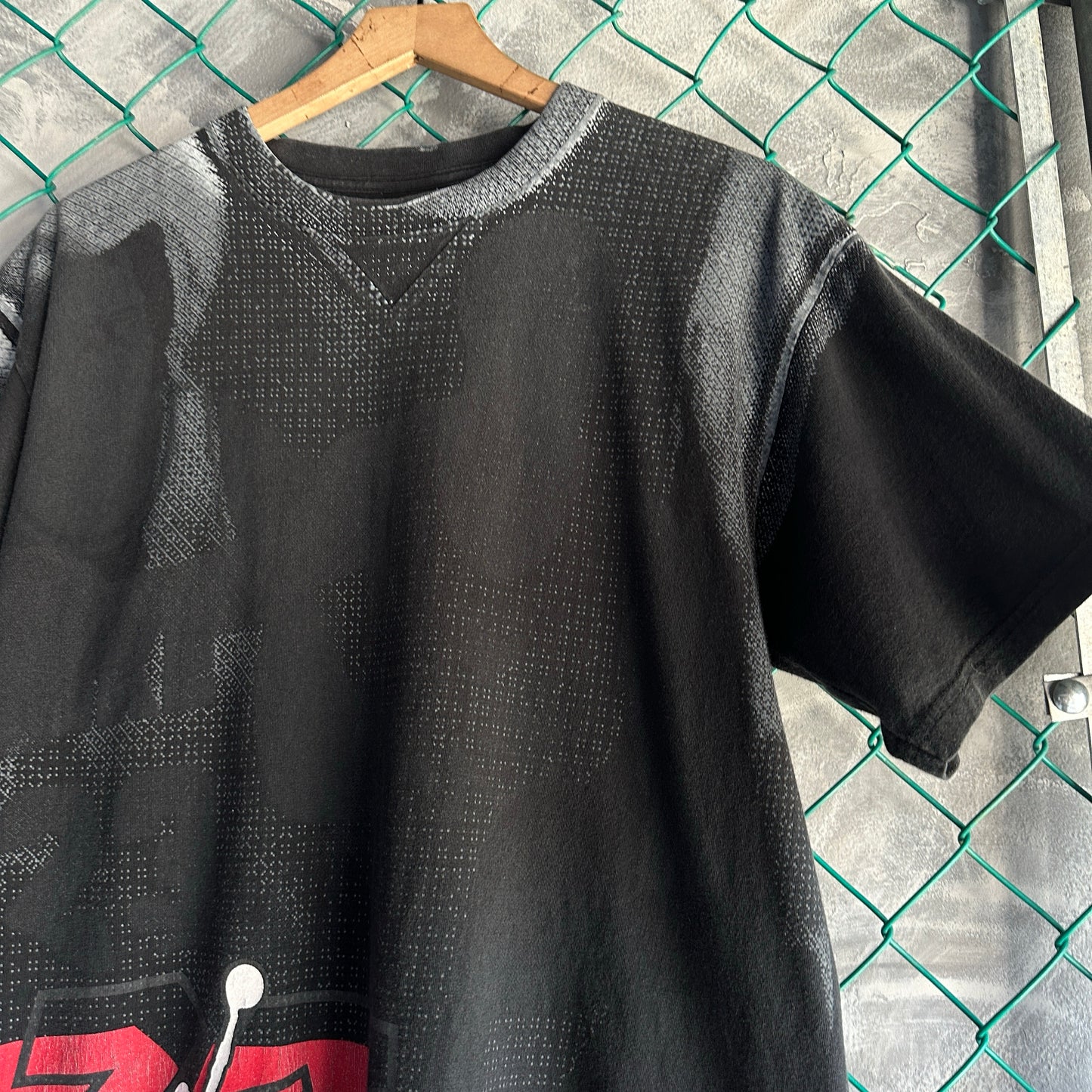 Camisa Jordan De Hombre Talla M Color Negro Rojo Y2K AOP