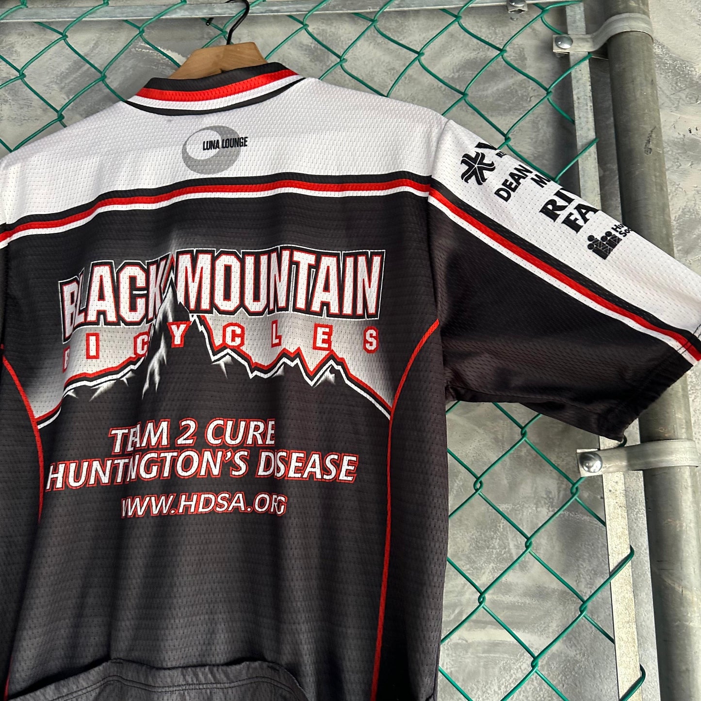 Jersey De Ciclismo Hot Shoppe De Hombre Talla 2XL Color Negro Con Rojo Black Mountain