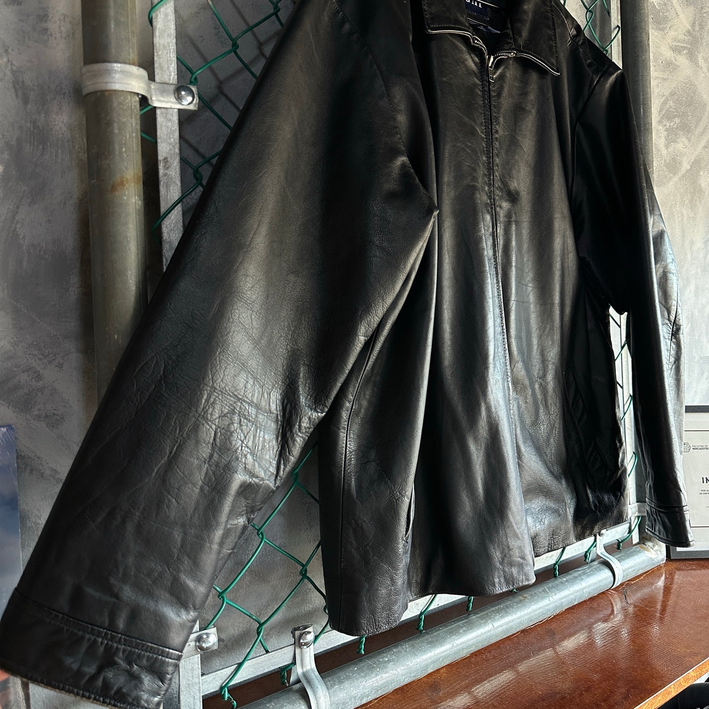 Chamarra Vintage De Piel Gap De Hombre Talla XL Color Negro Piel Geniuna Boxy