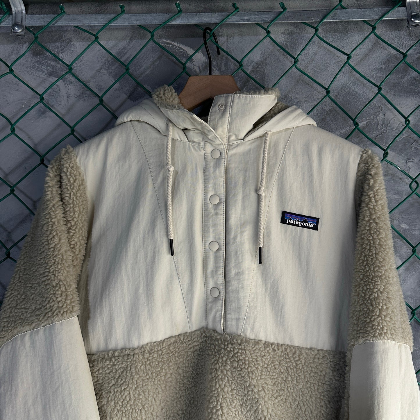 Chamarra Patagonia De Mujer Talla S Color Beige Crema Con Peluche Polar Retro Flece