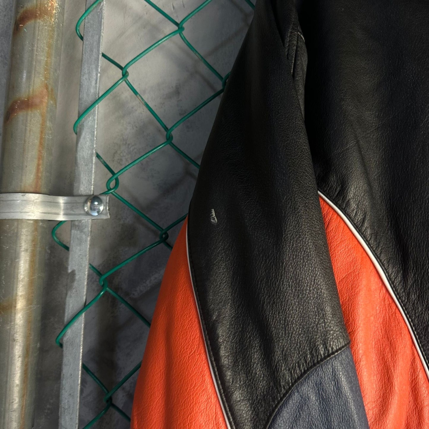 Chamarra De Cuero Vintage Denver Broncos de la NFL De Hombre Talla S Color Negro Naranja Piel
