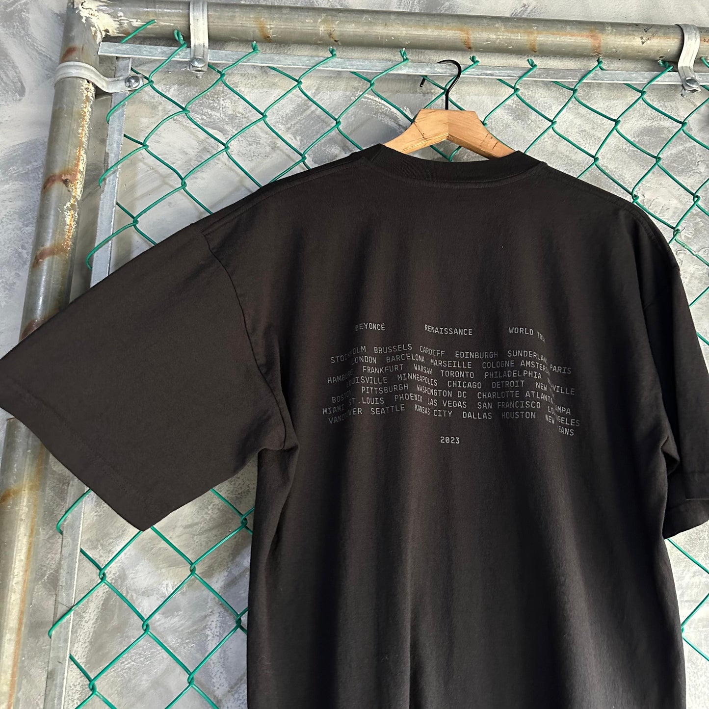Camisa De Tour De Beyonce De Hombre Talla L Corte Oversize Color Negra Merch Original