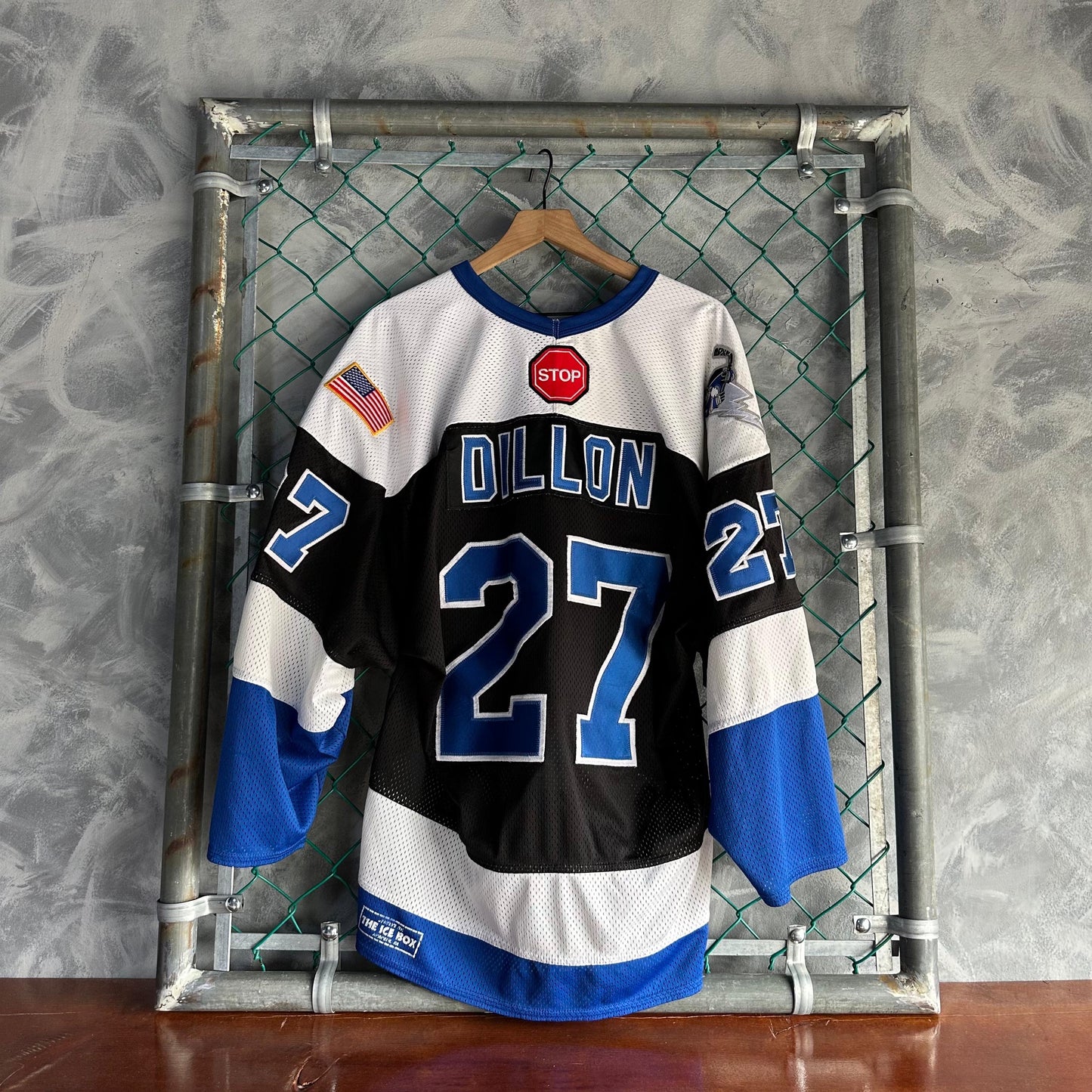 Jersey Vintage de Tampa Bay De Hombre Talla L Color Negro Blanco y Azul De l NHL Hockey Rayos Bakka