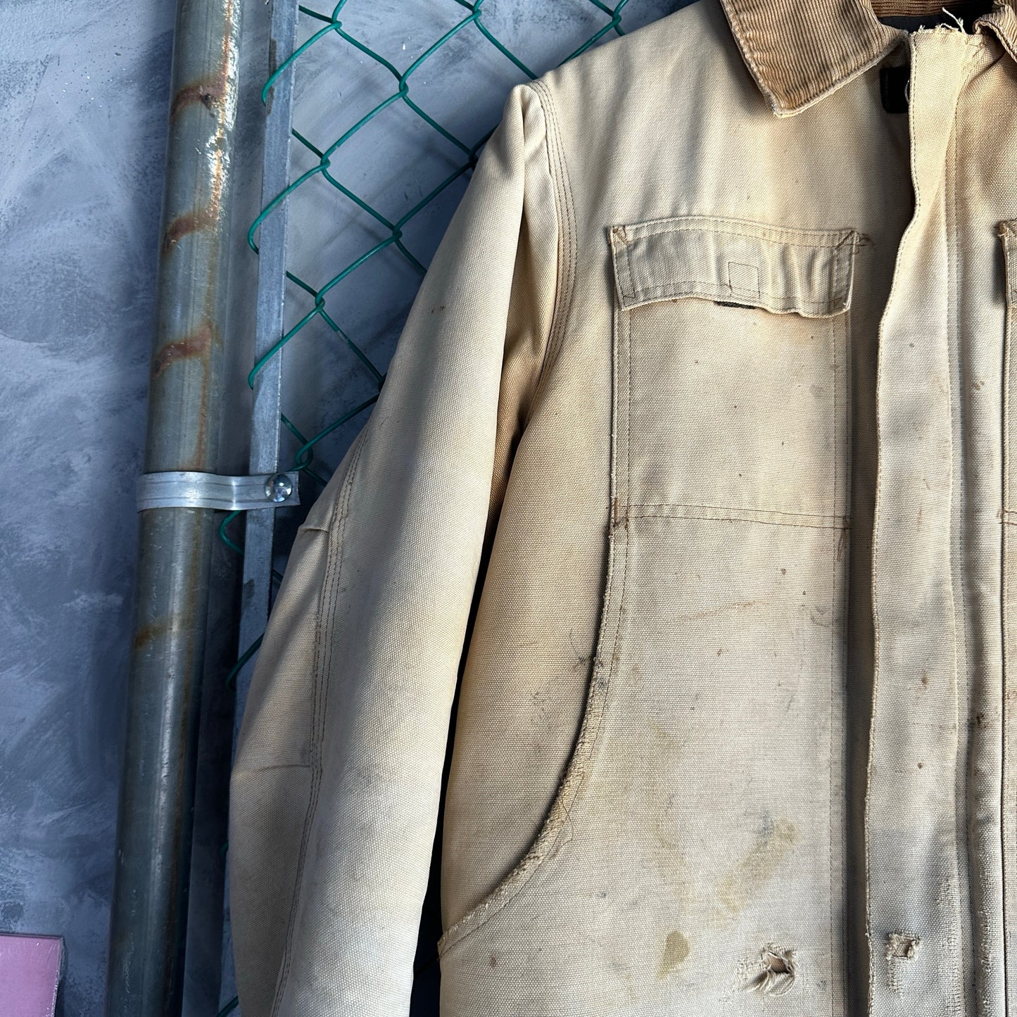 Chamarra Carhartt De Hombre Talla L Color Camel Cafe Desvanecido Artic Big Logo Distressed