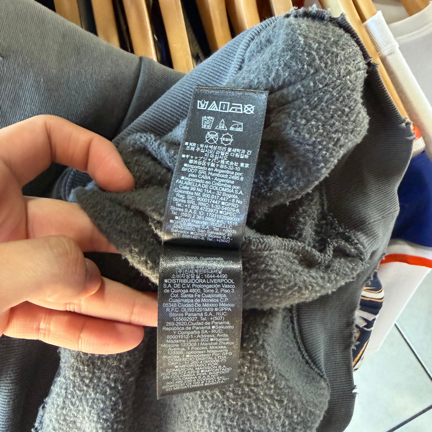 Sueter Yeezy Gap De Hombre Talla S Color Negro De Cuello Alto Boxy Kanye West